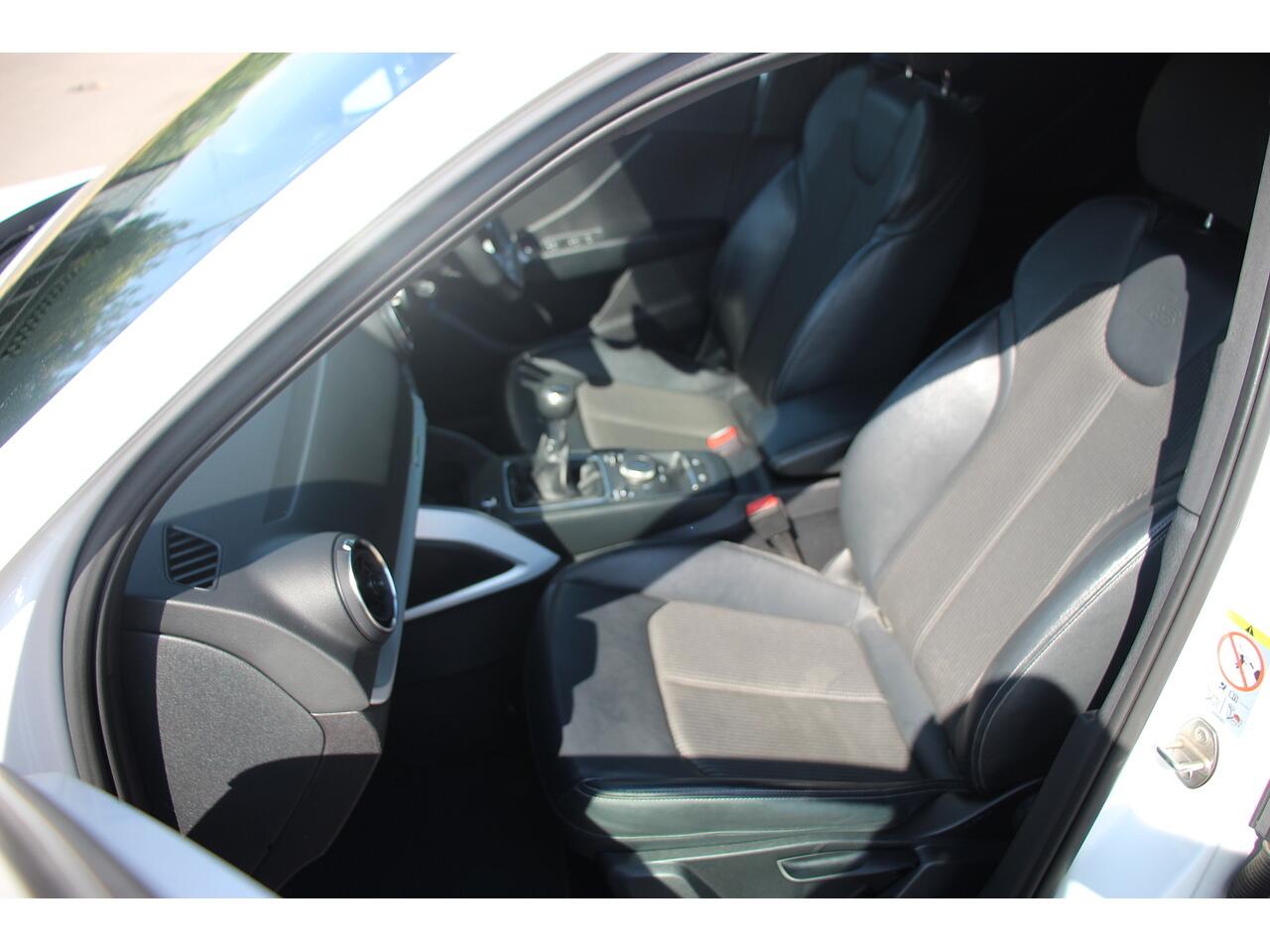 Audi Q2 view 16