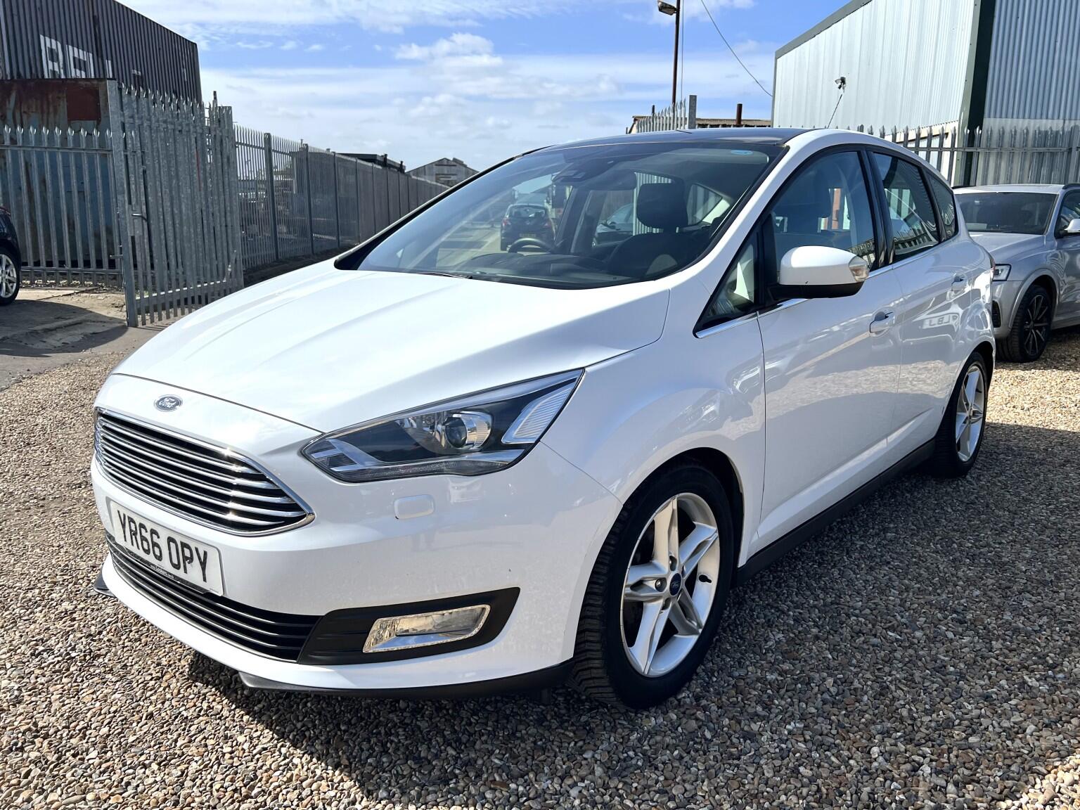 Ford C-Max view 11