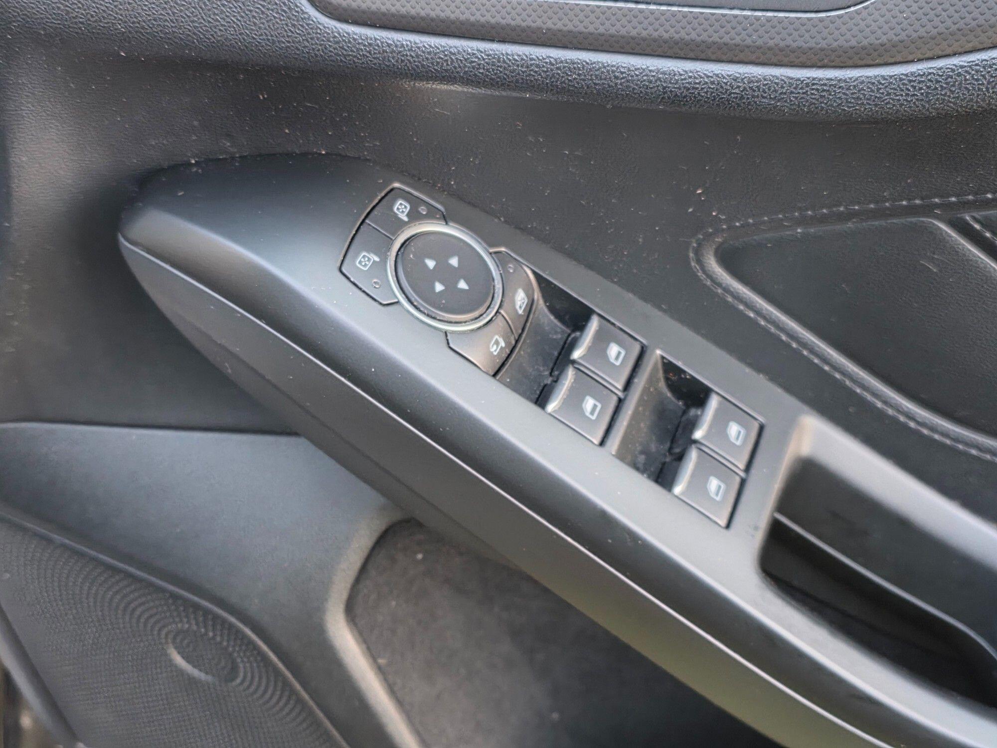 Ford Focus view 26
