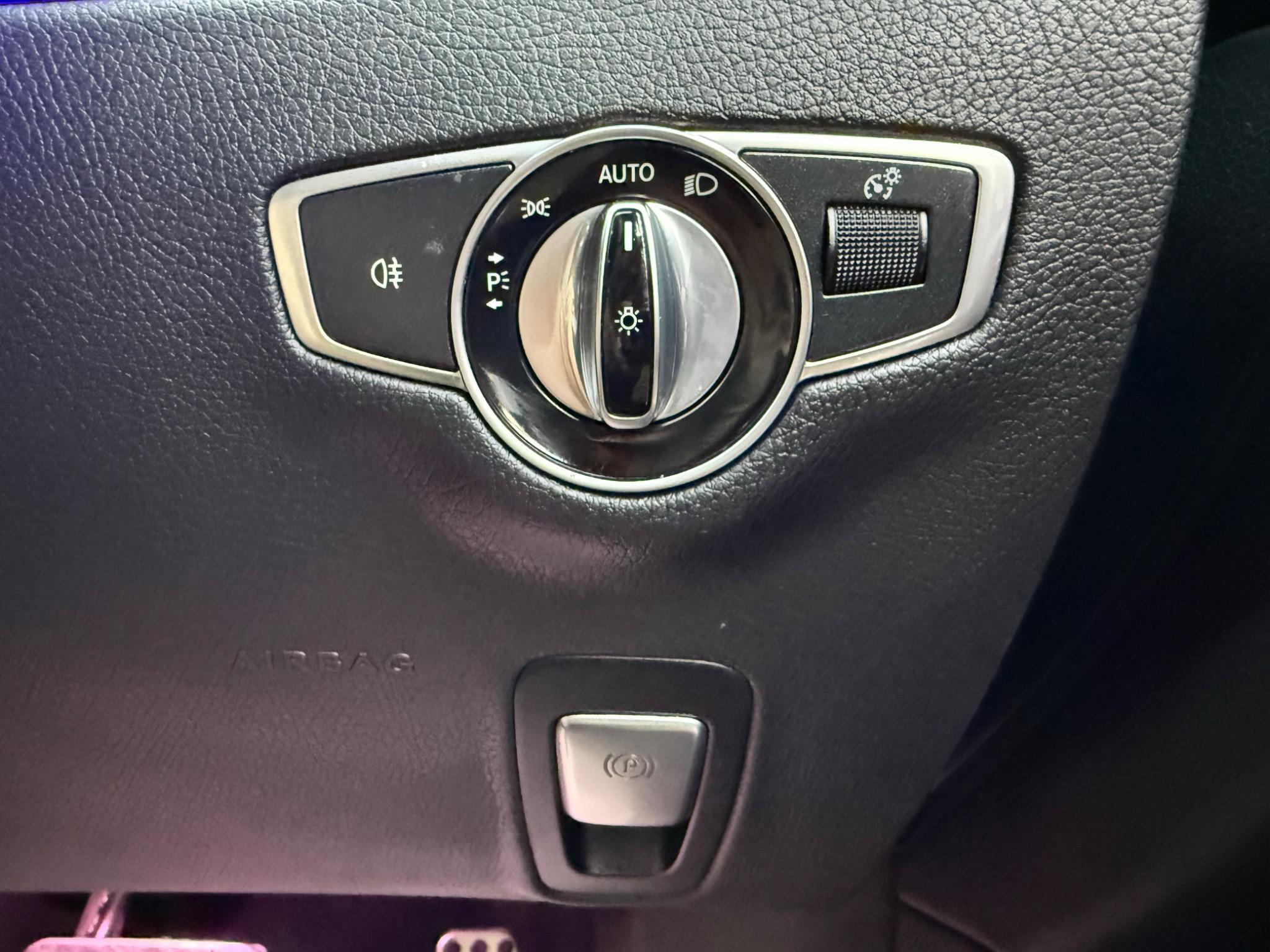 Mercedes-Benz E Class view 25