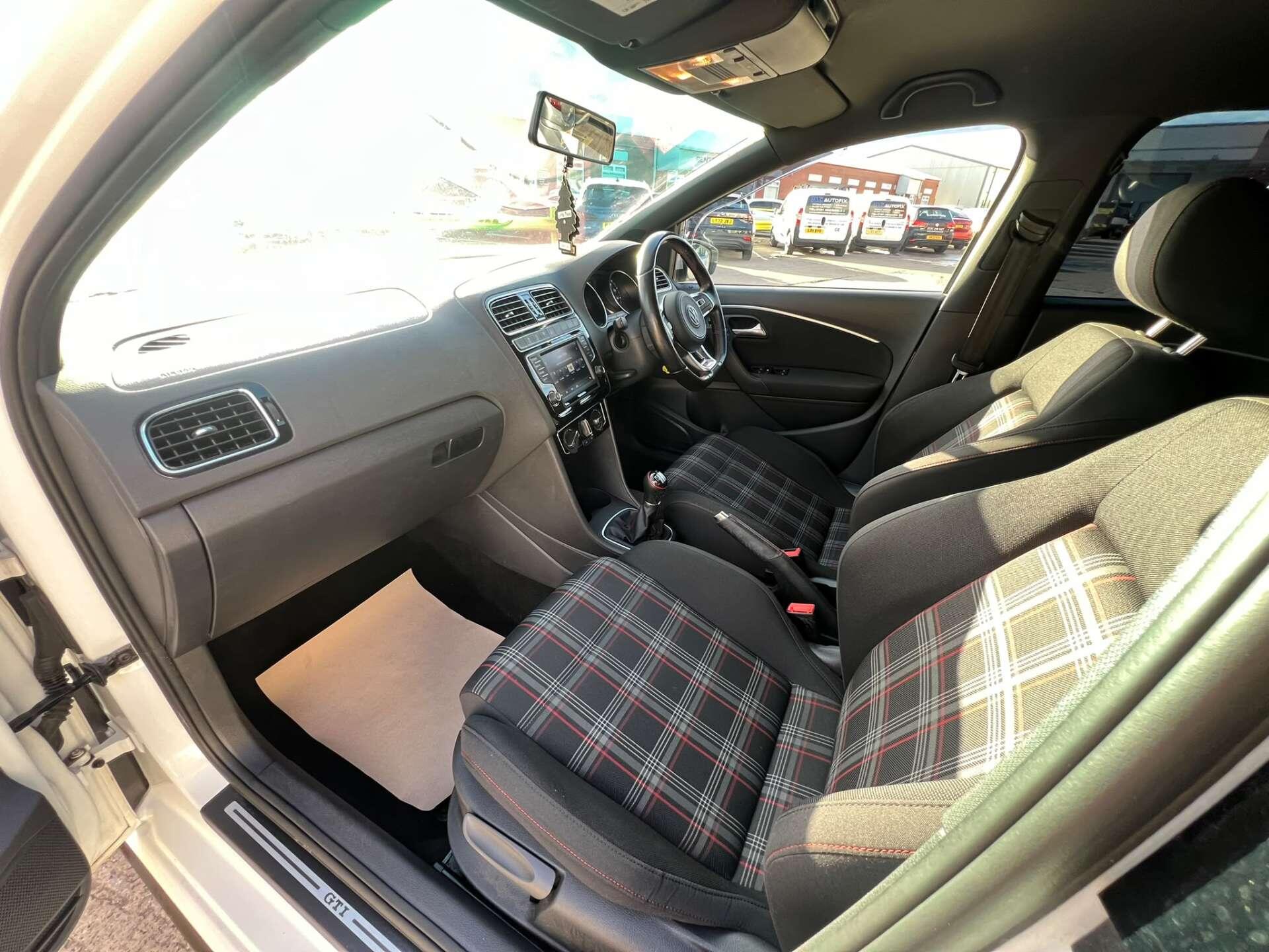 Volkswagen Polo view 20