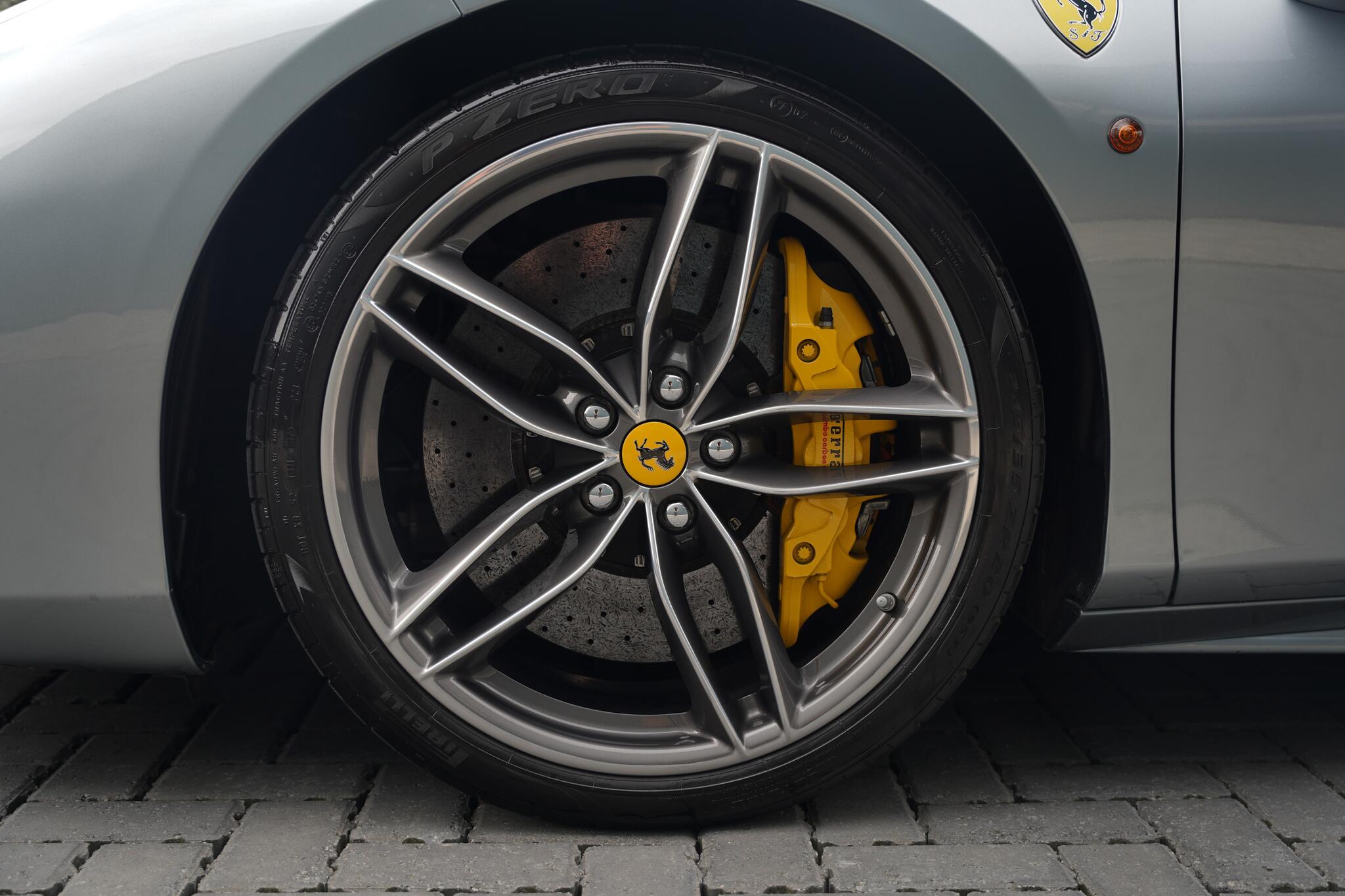 Ferrari 488 view 56