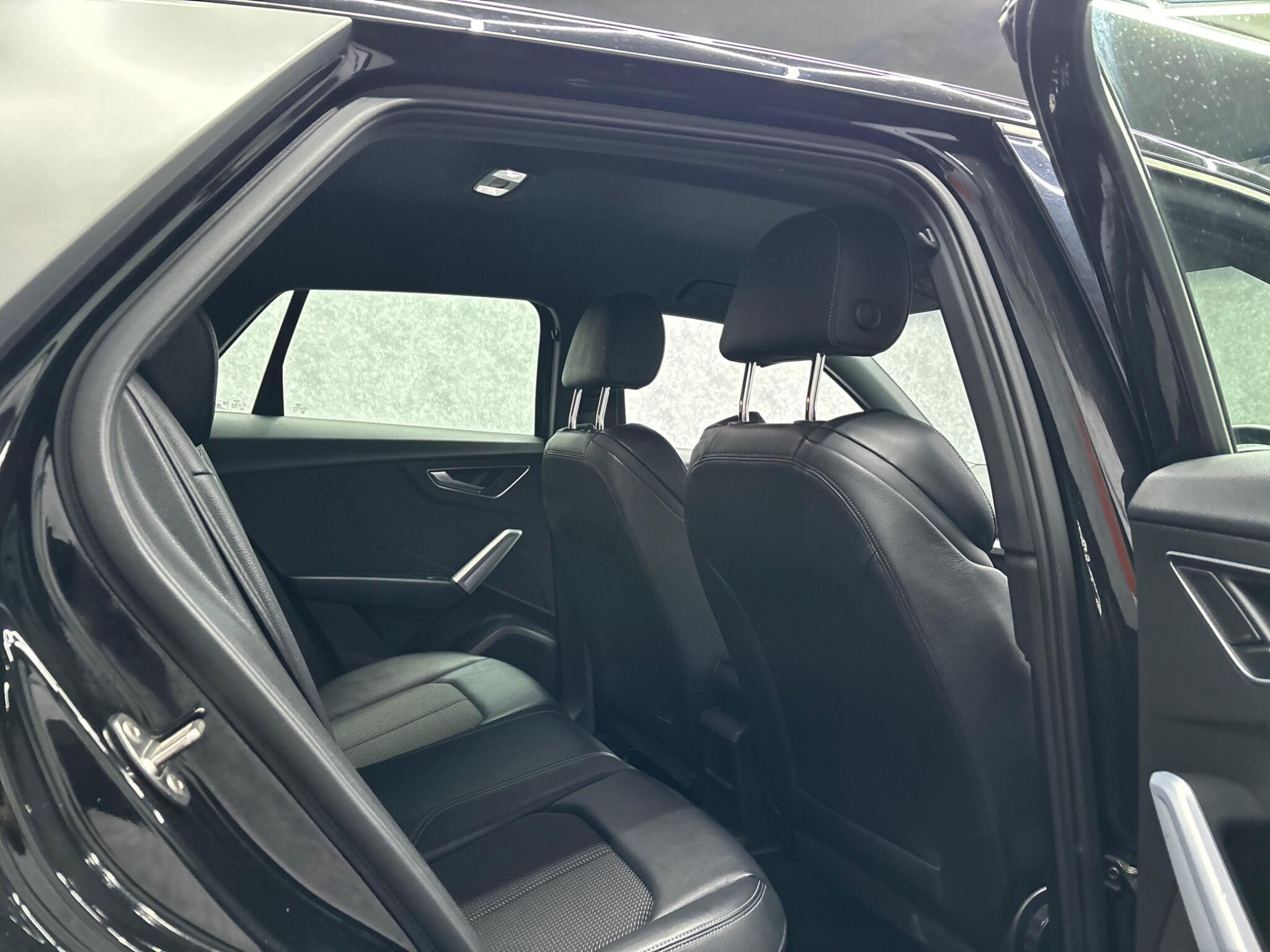 Audi Q2 view 10