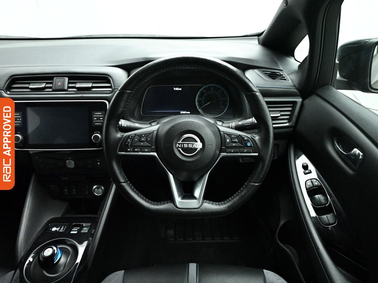 Nissan Leaf view 10