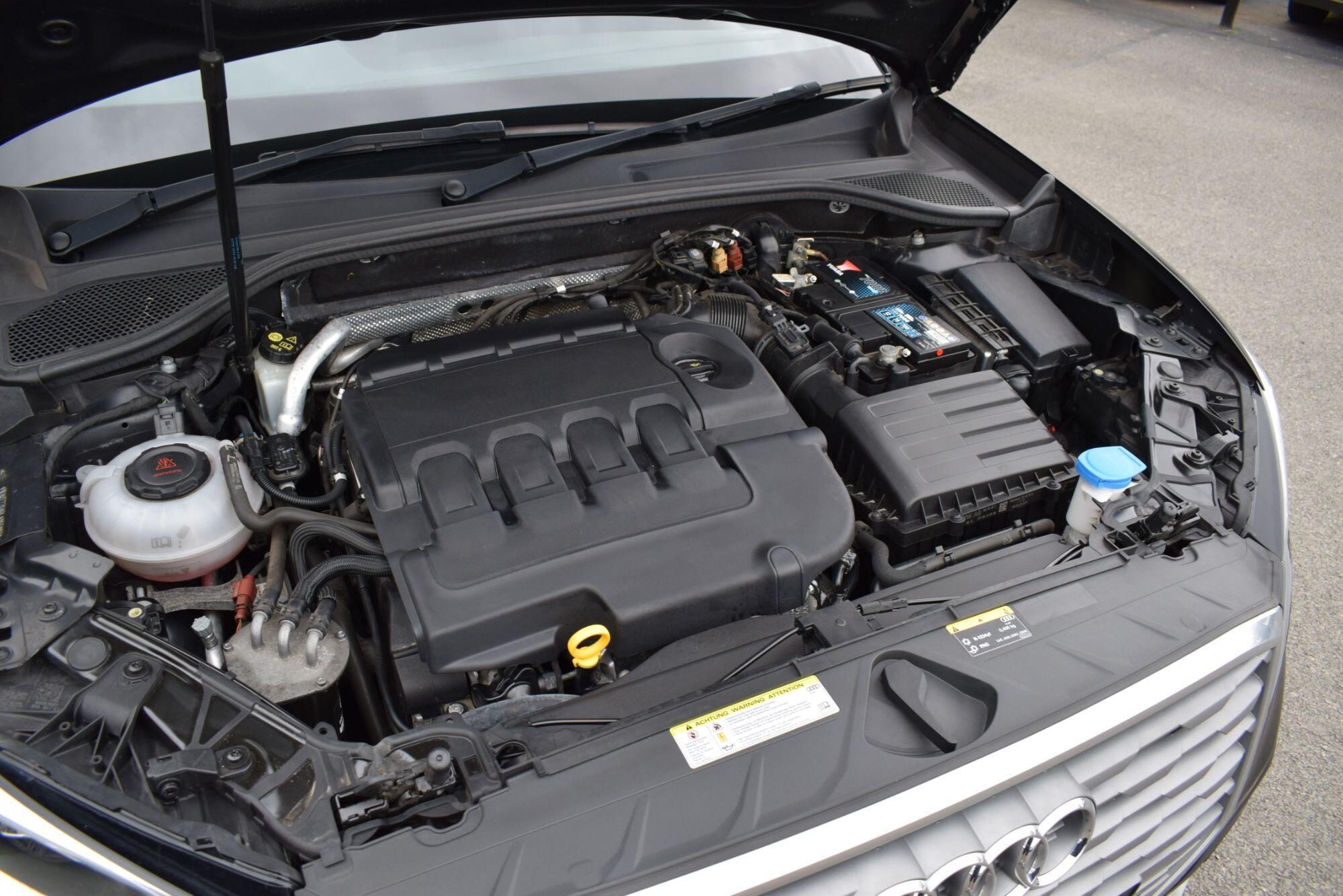 Audi Q2 view 30