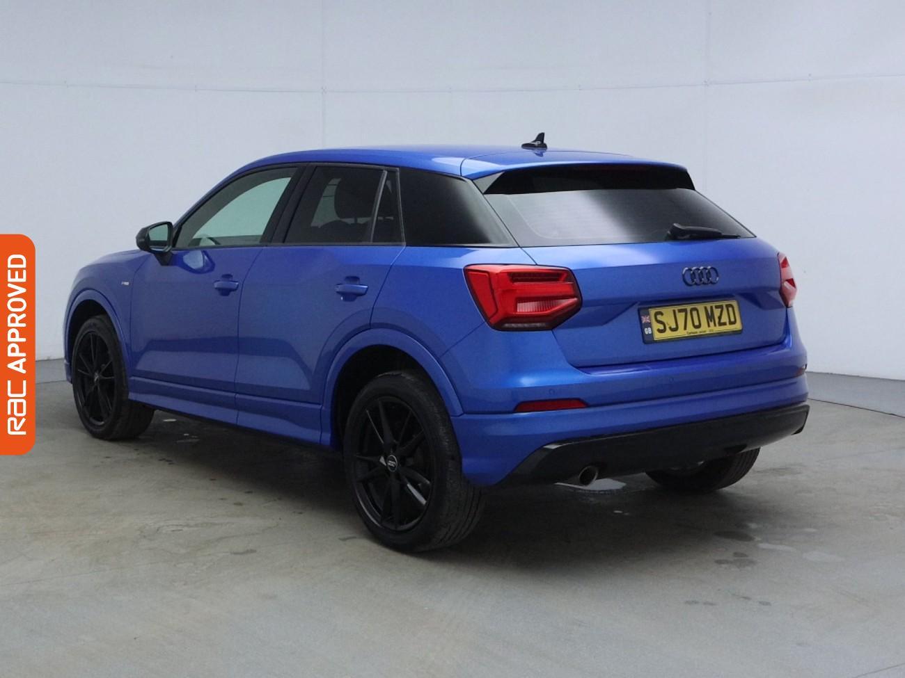 Audi Q2 view 4