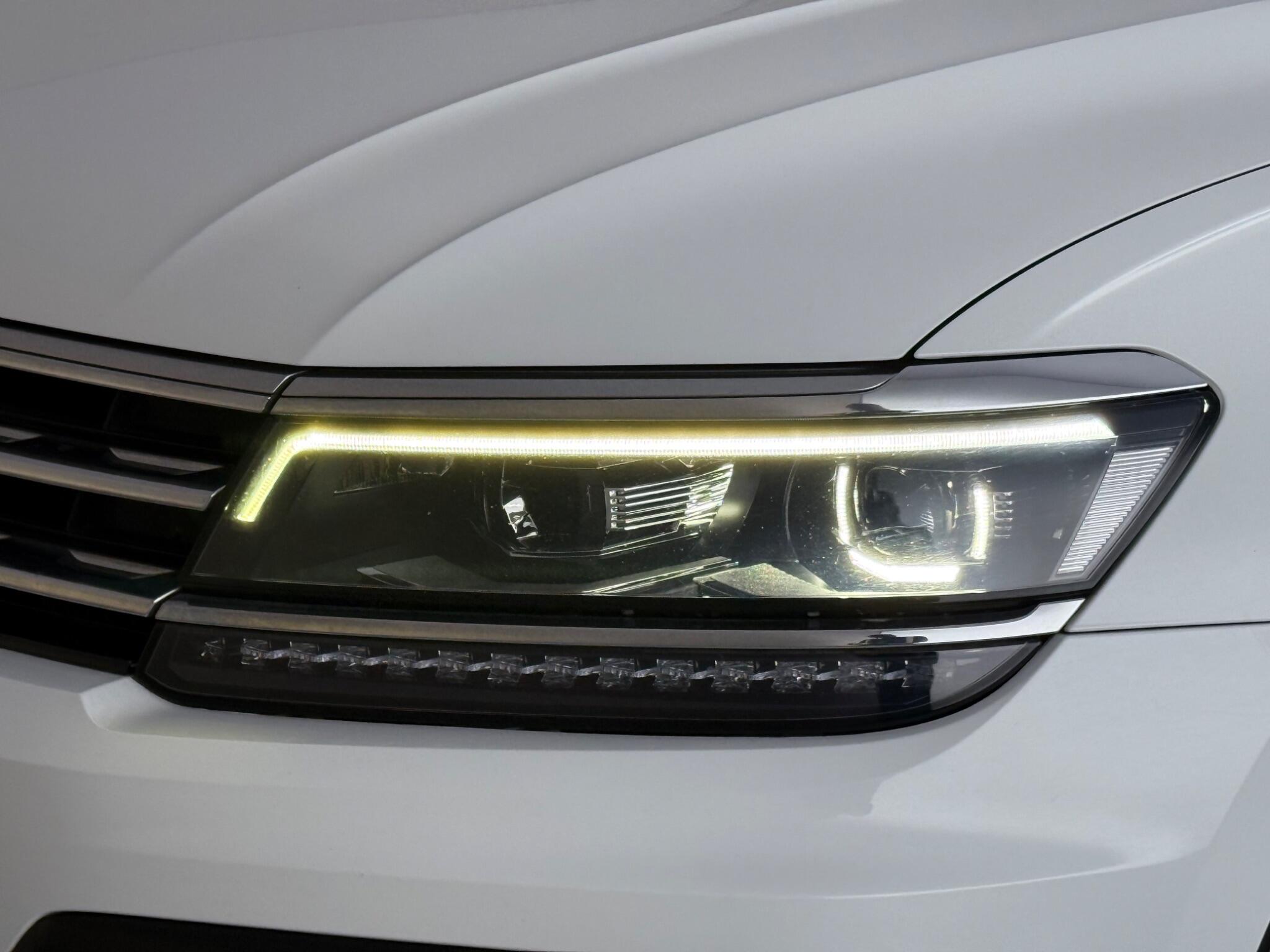 Volkswagen Tiguan view 12