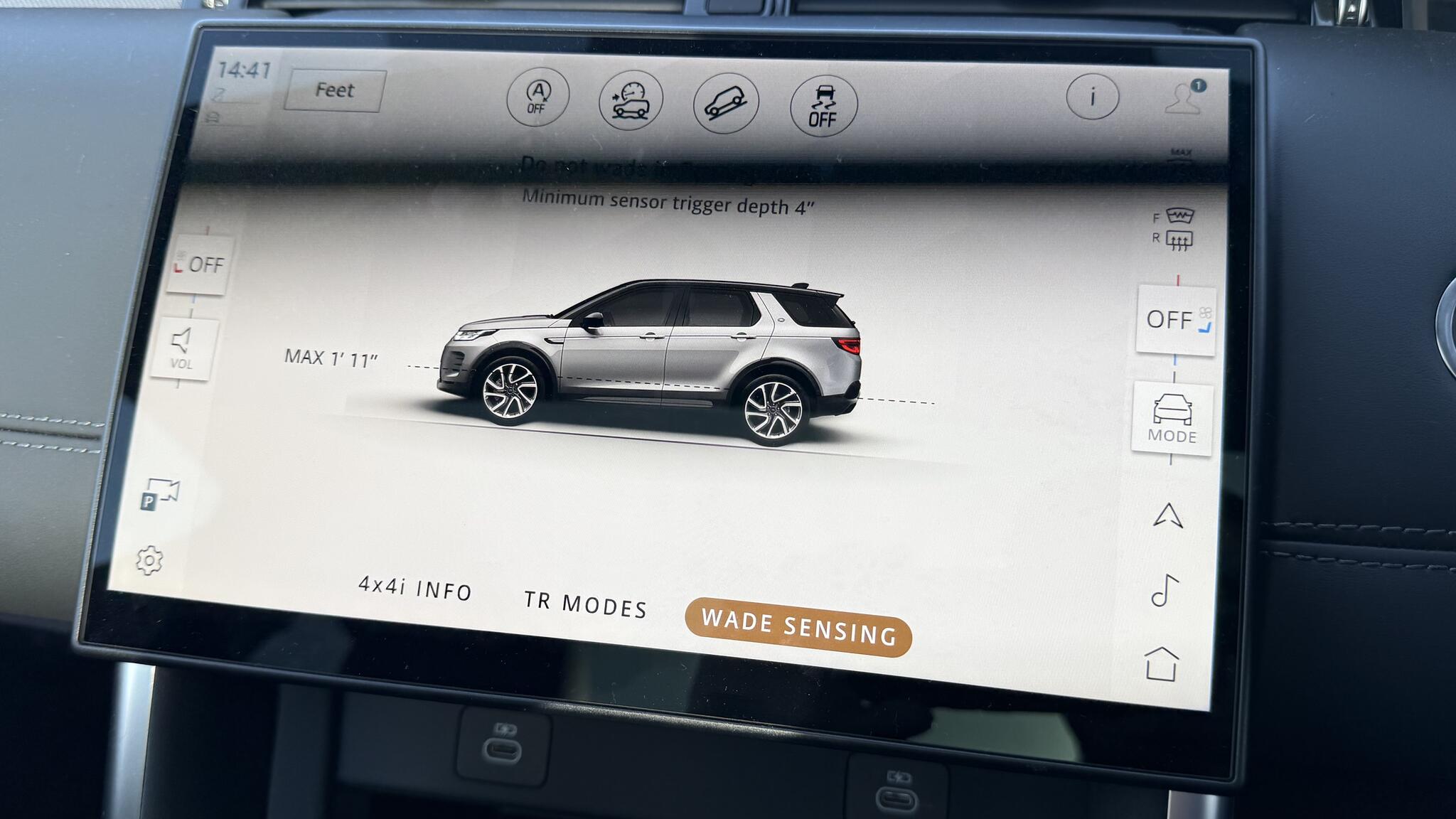Land Rover Discovery Sport view 42
