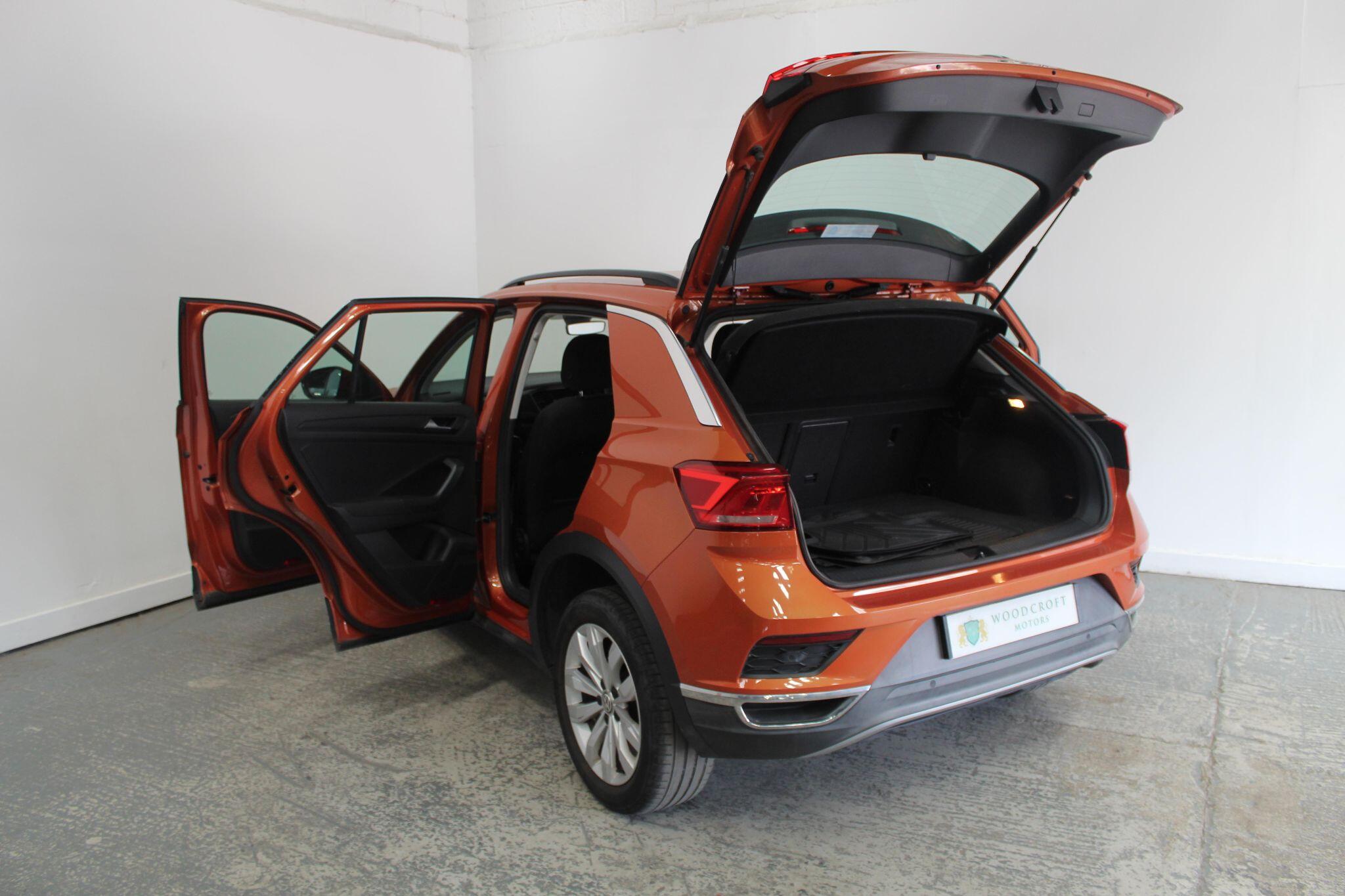 Volkswagen T-Roc view 20