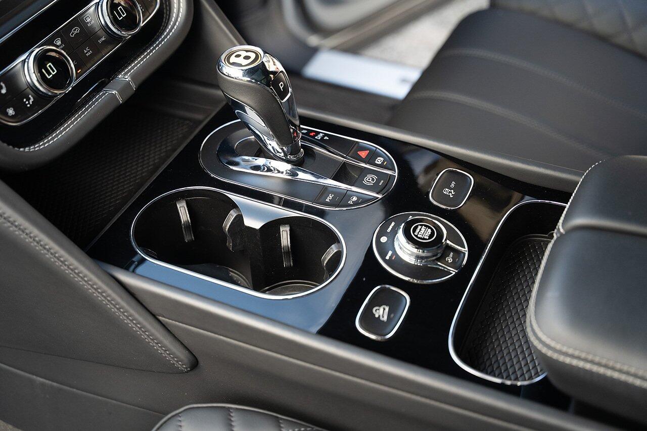 Bentley Bentayga view 76