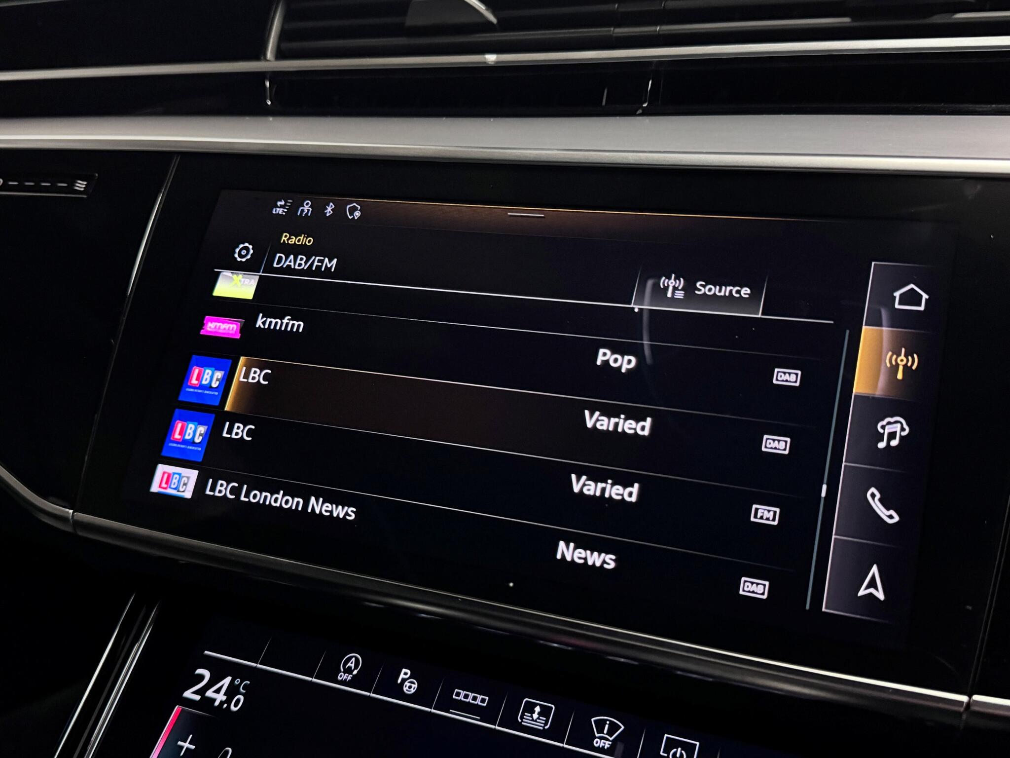 Audi A8 view 45