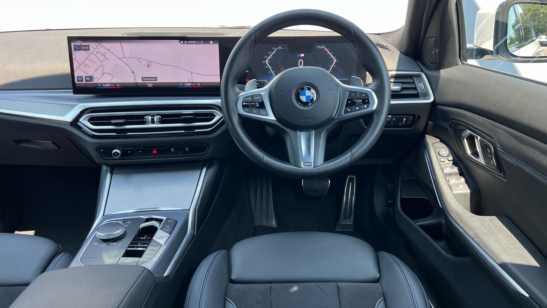 BMW 3 Series view 5