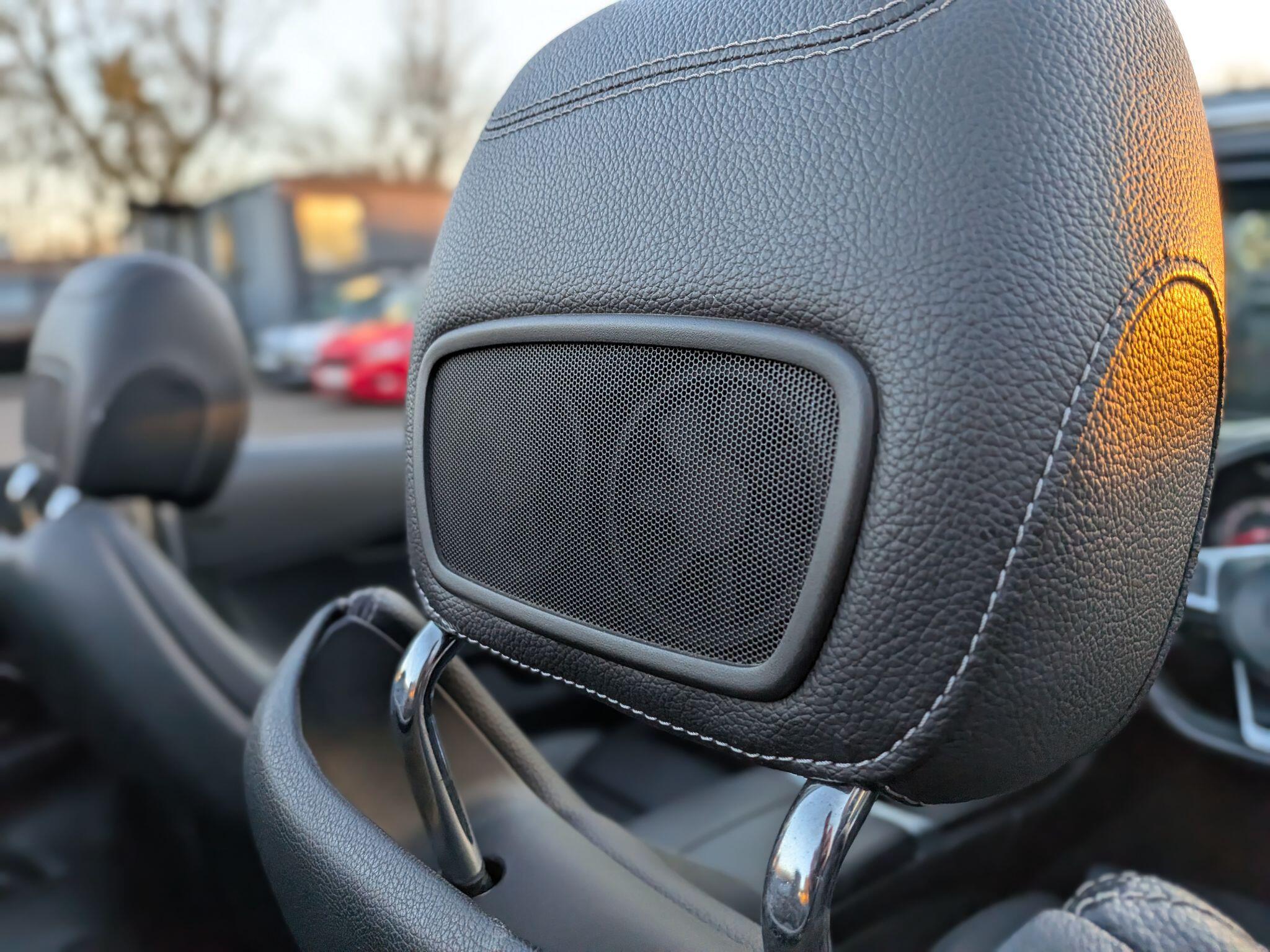 Mercedes-Benz C Class view 37