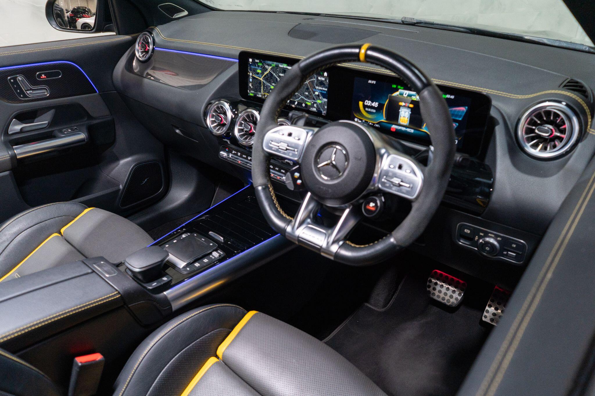 Mercedes-Benz Gla view 11