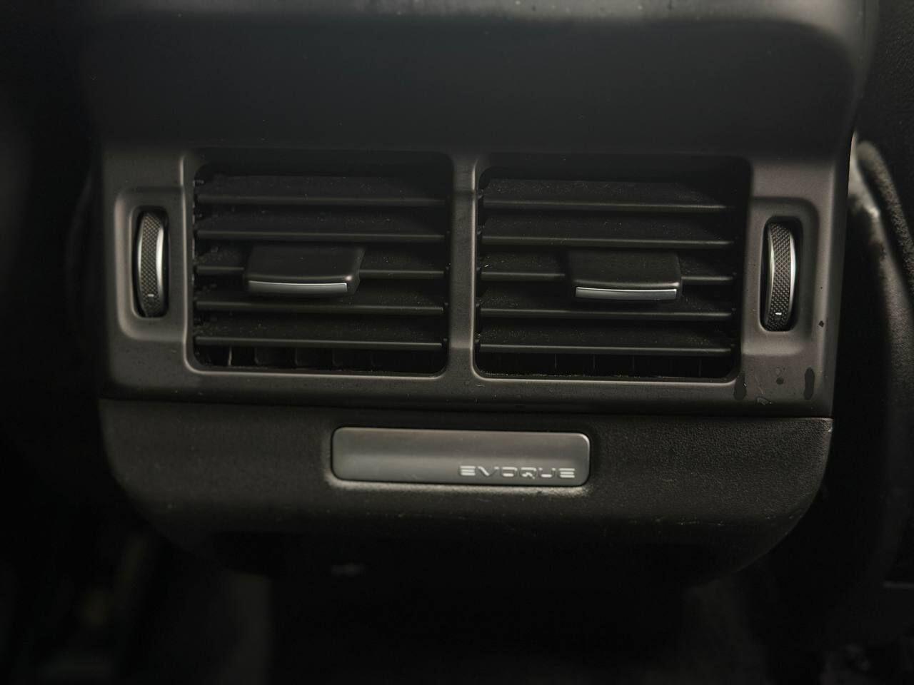 Land Rover Range Rover Evoque view 24
