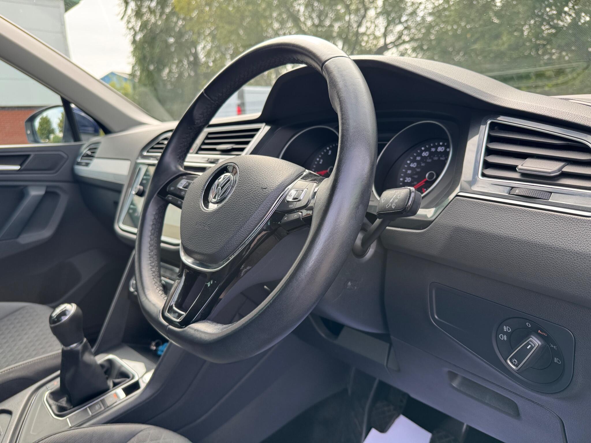 Volkswagen Tiguan view 22