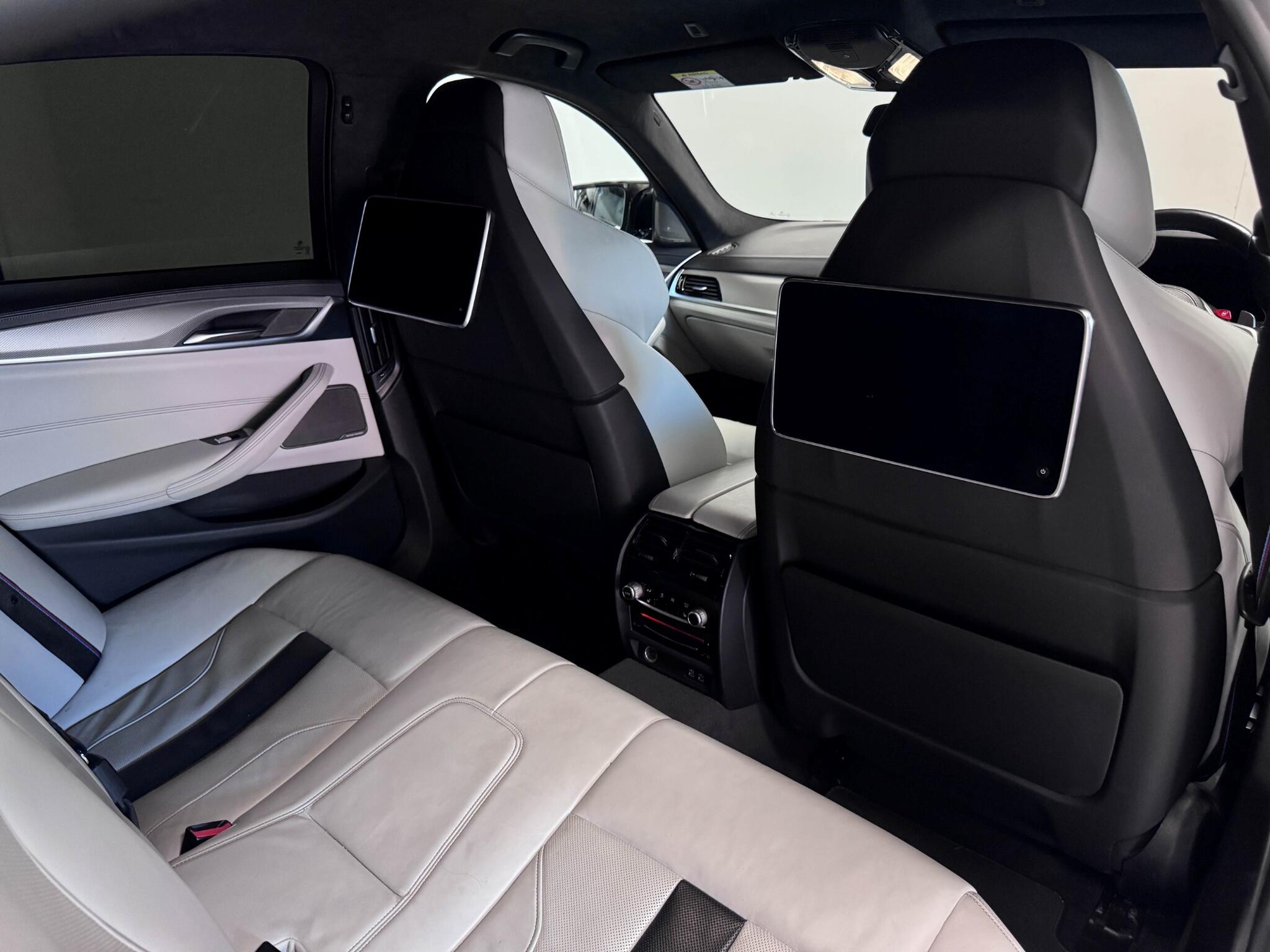 BMW M5 view 27