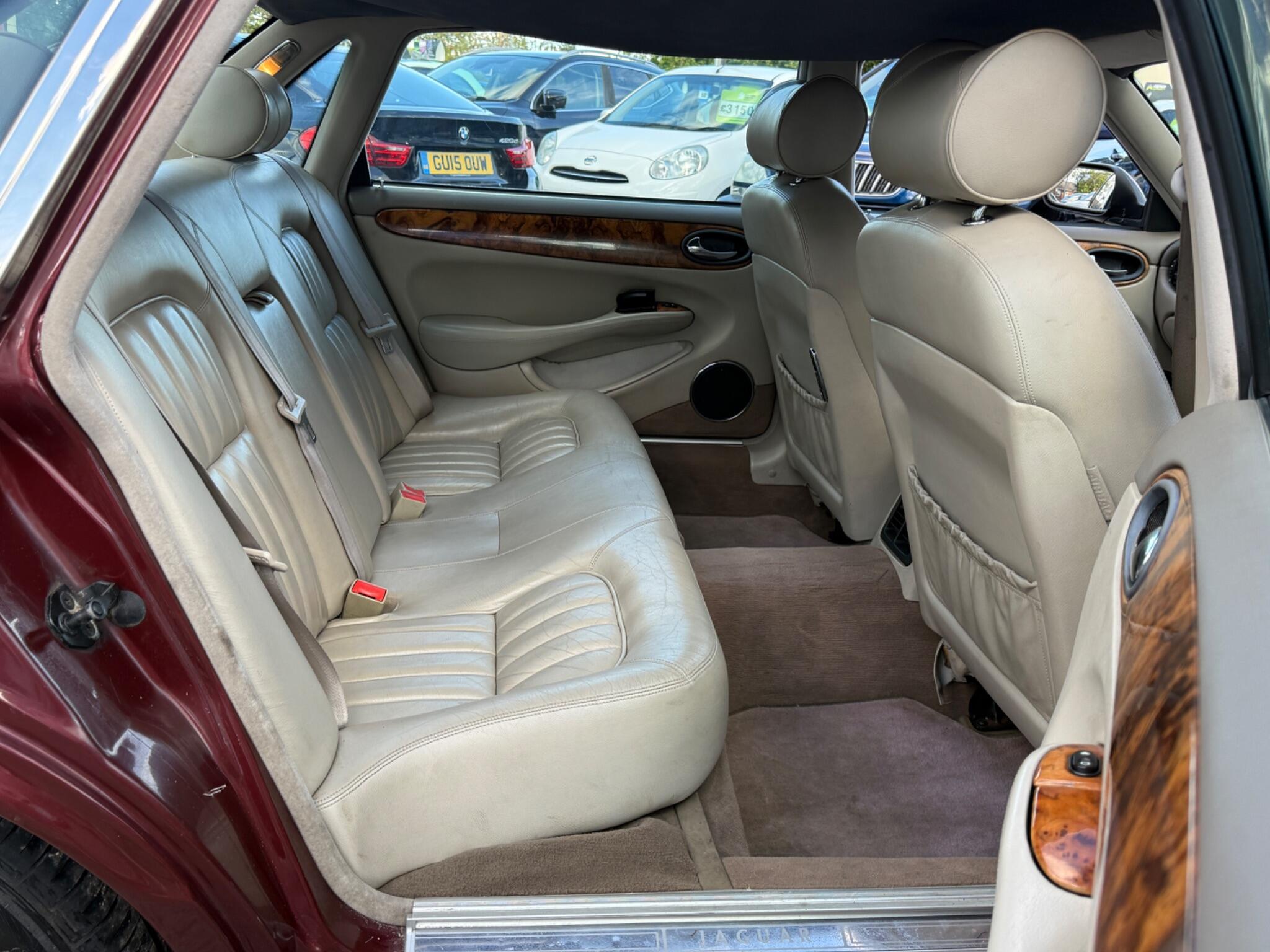 Jaguar XJ - Image 21