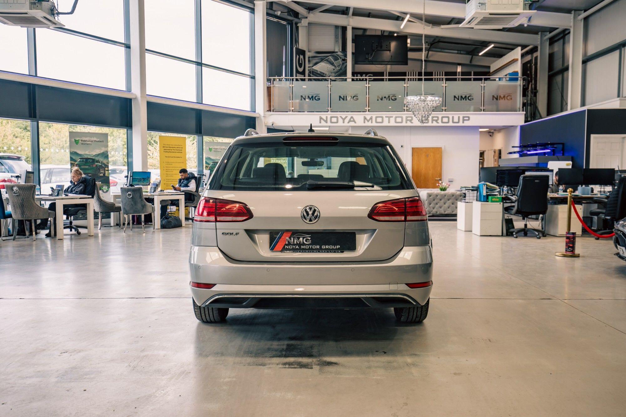Volkswagen Golf view 30