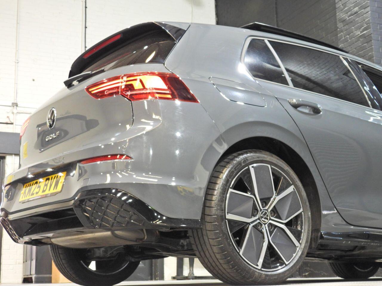 Volkswagen Golf view 3