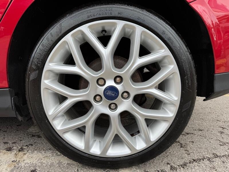 Ford Focus view 31