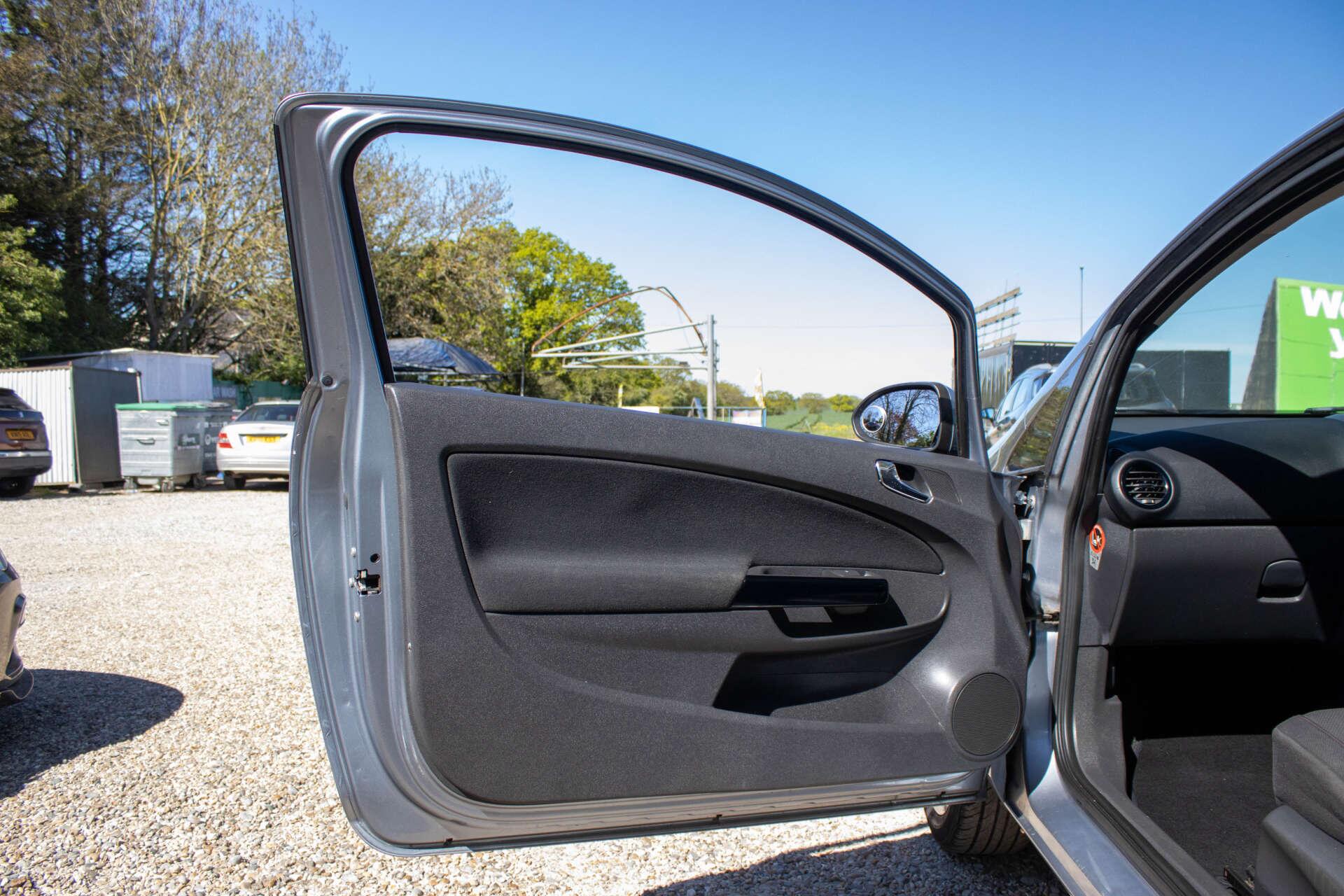 Vauxhall Corsa view 26