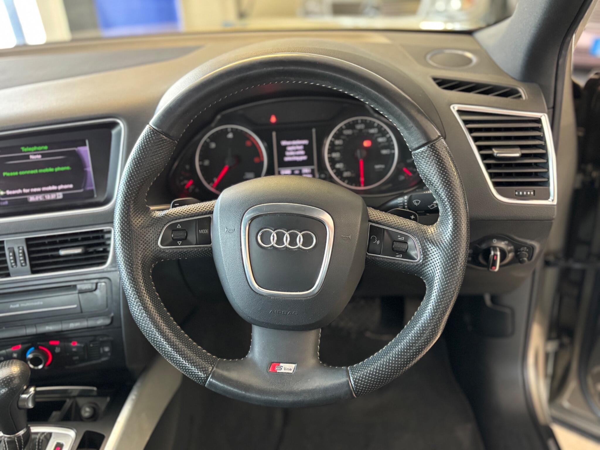 Audi Q5 view 26