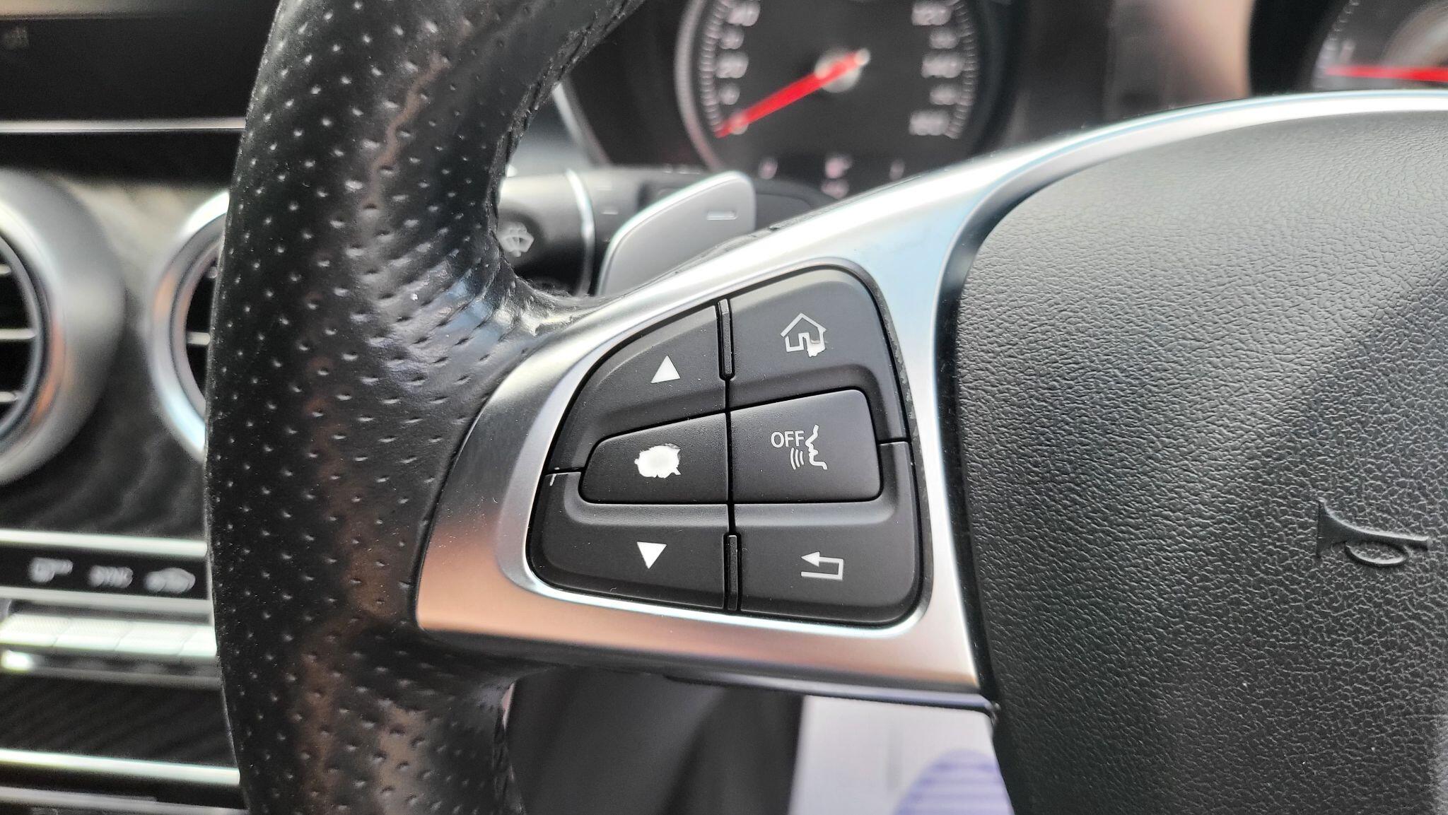 Mercedes-Benz C-Class view 17