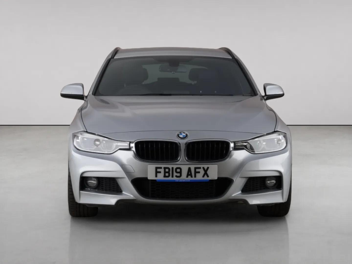 BMW 3 Series view 5