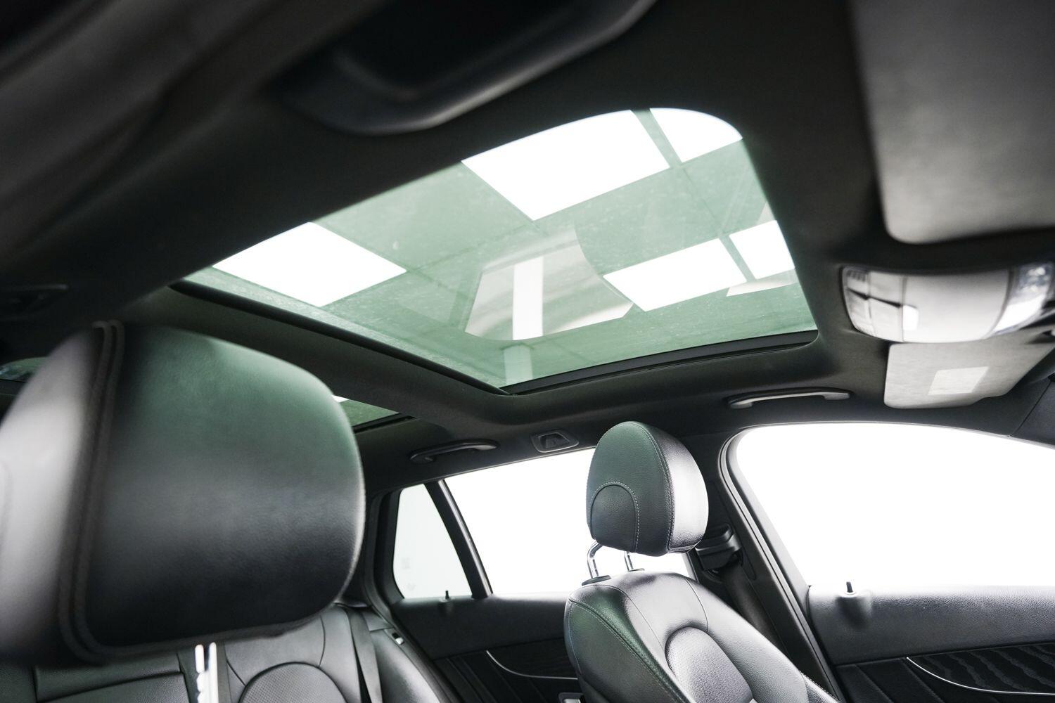 Mercedes-Benz C Class view 12