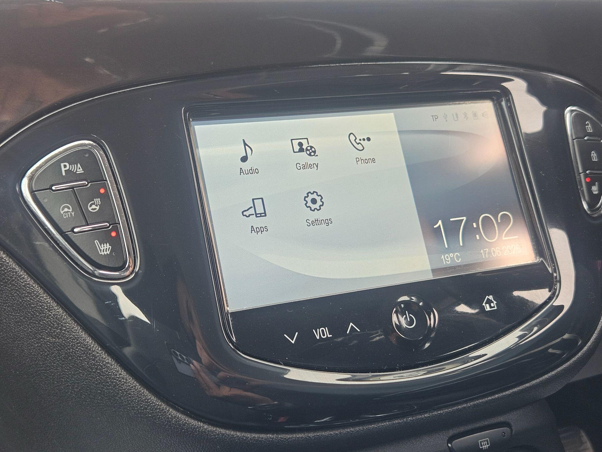 2015 Vauxhall Corsa image 27