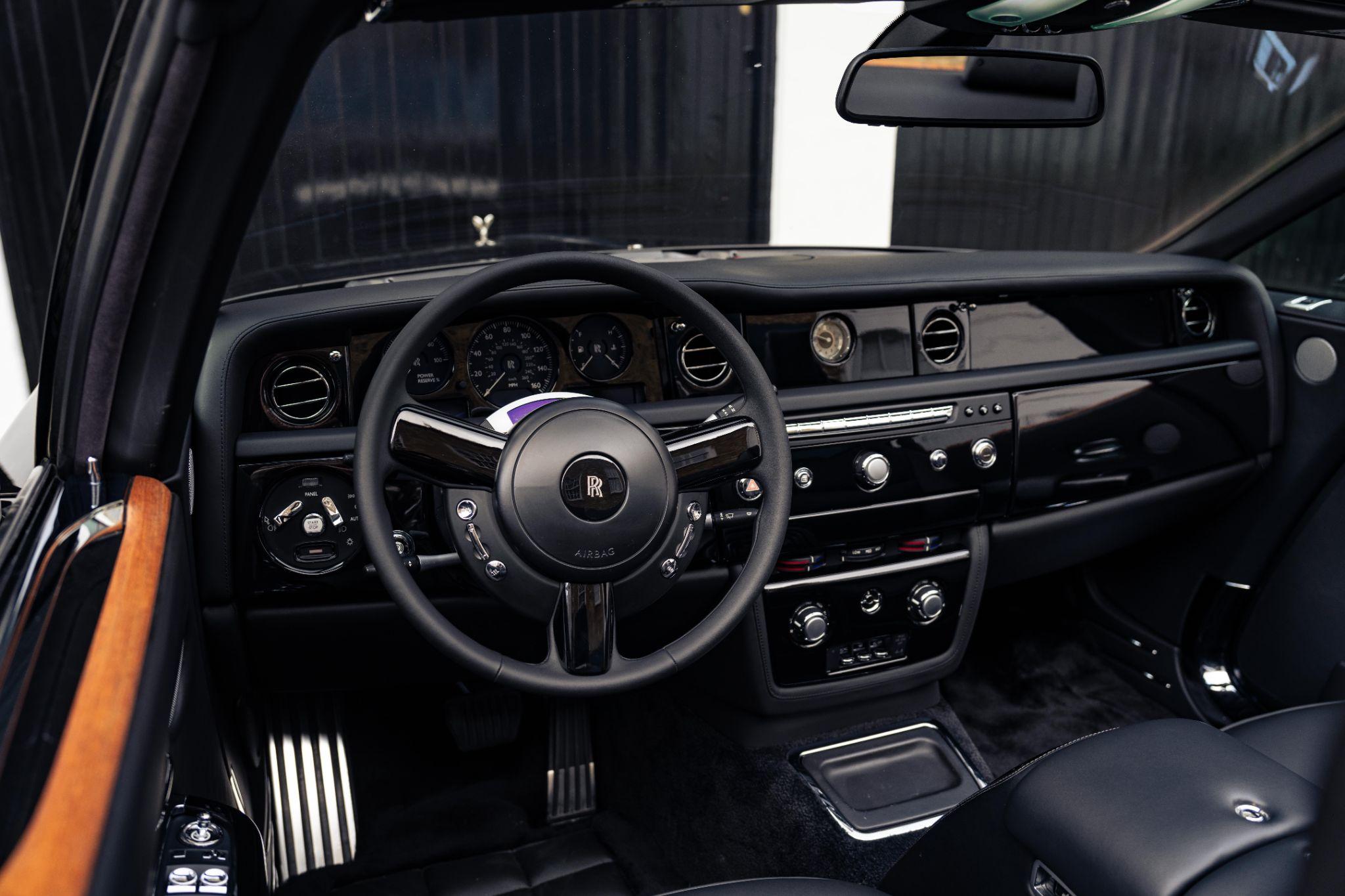 Rolls-Royce Phantom view 28