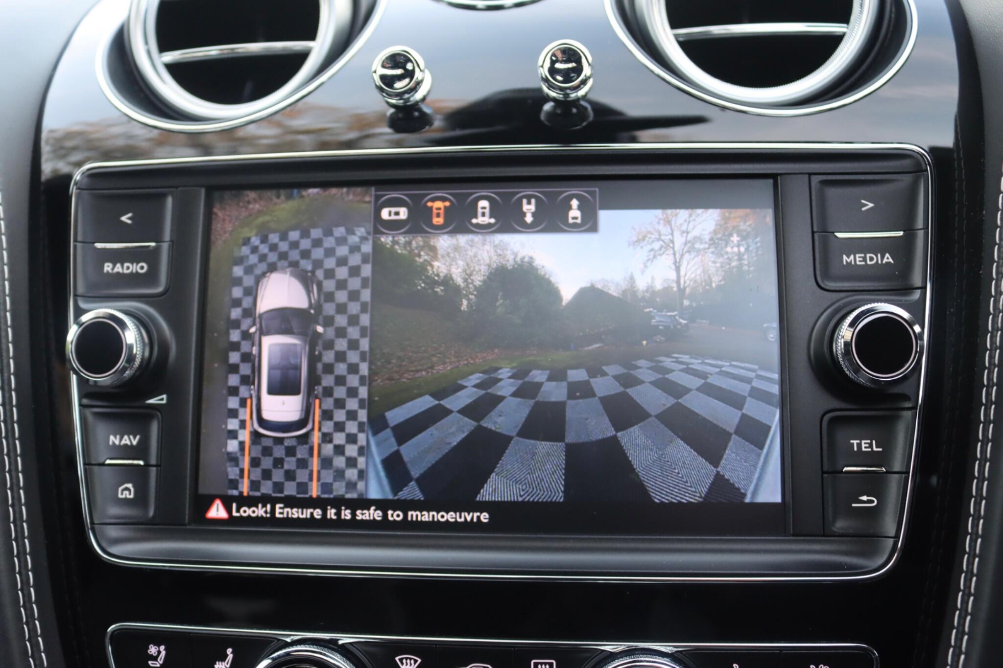 Bentley Bentayga view 74