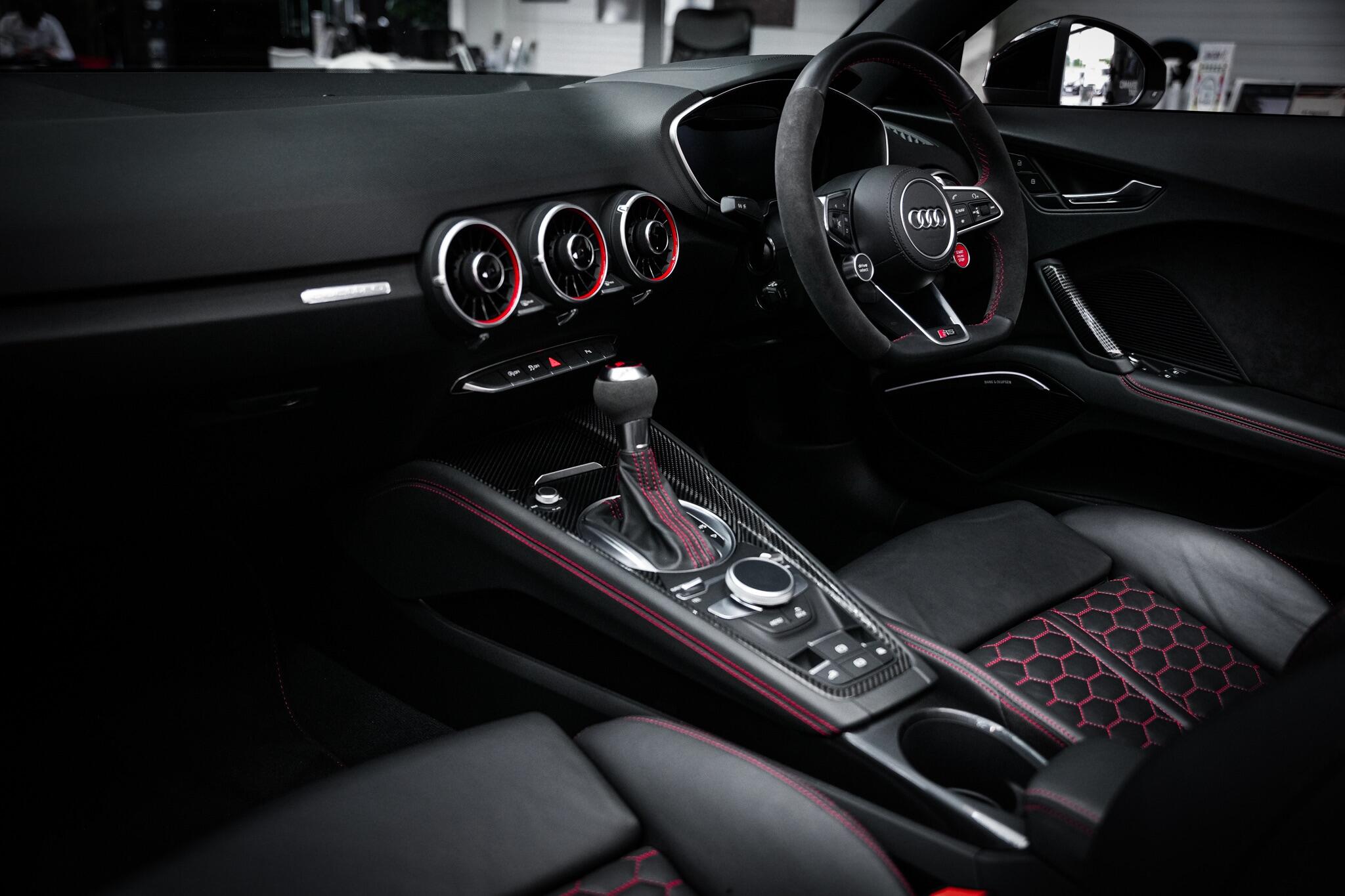 Audi TT RS view 24