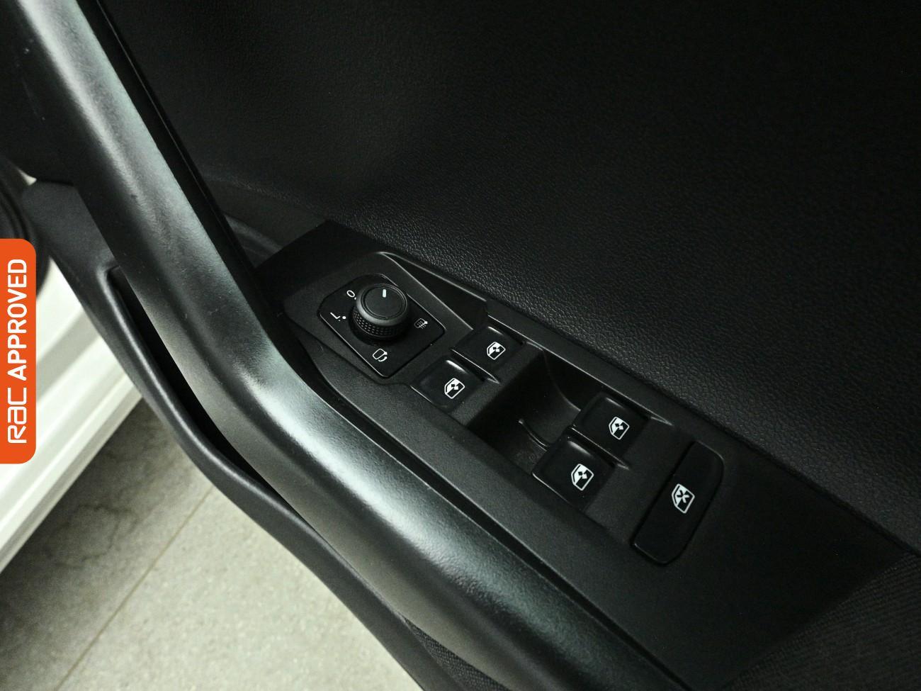 Volkswagen Polo view 23