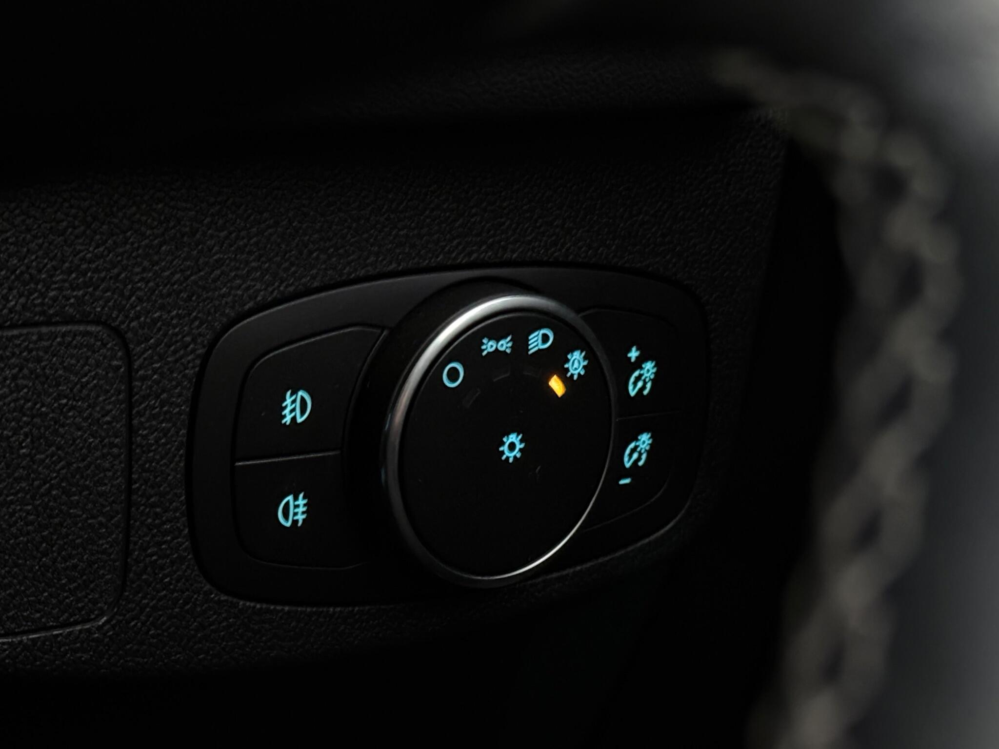 Ford Focus view 18