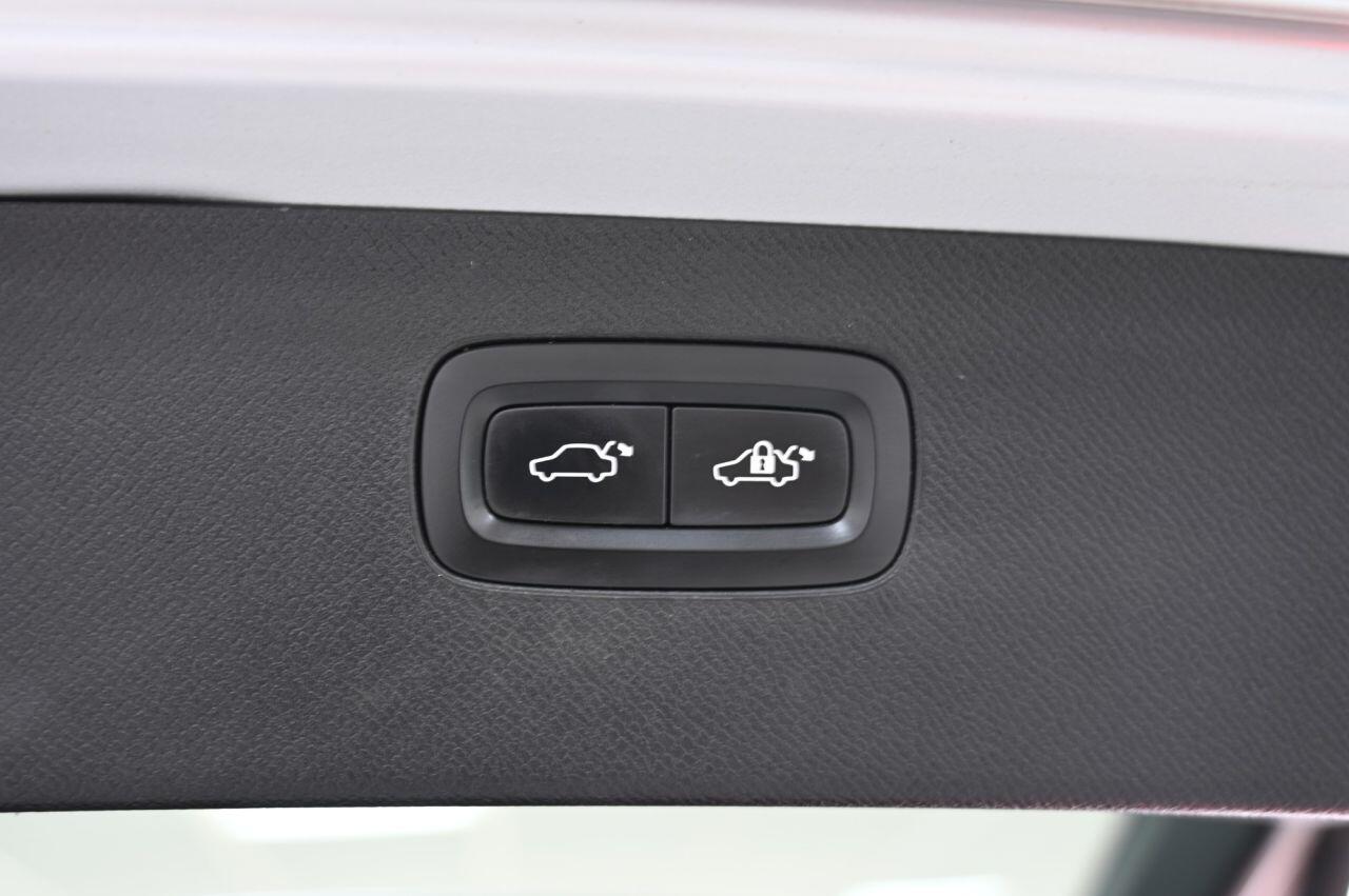 Volvo XC90 view 50