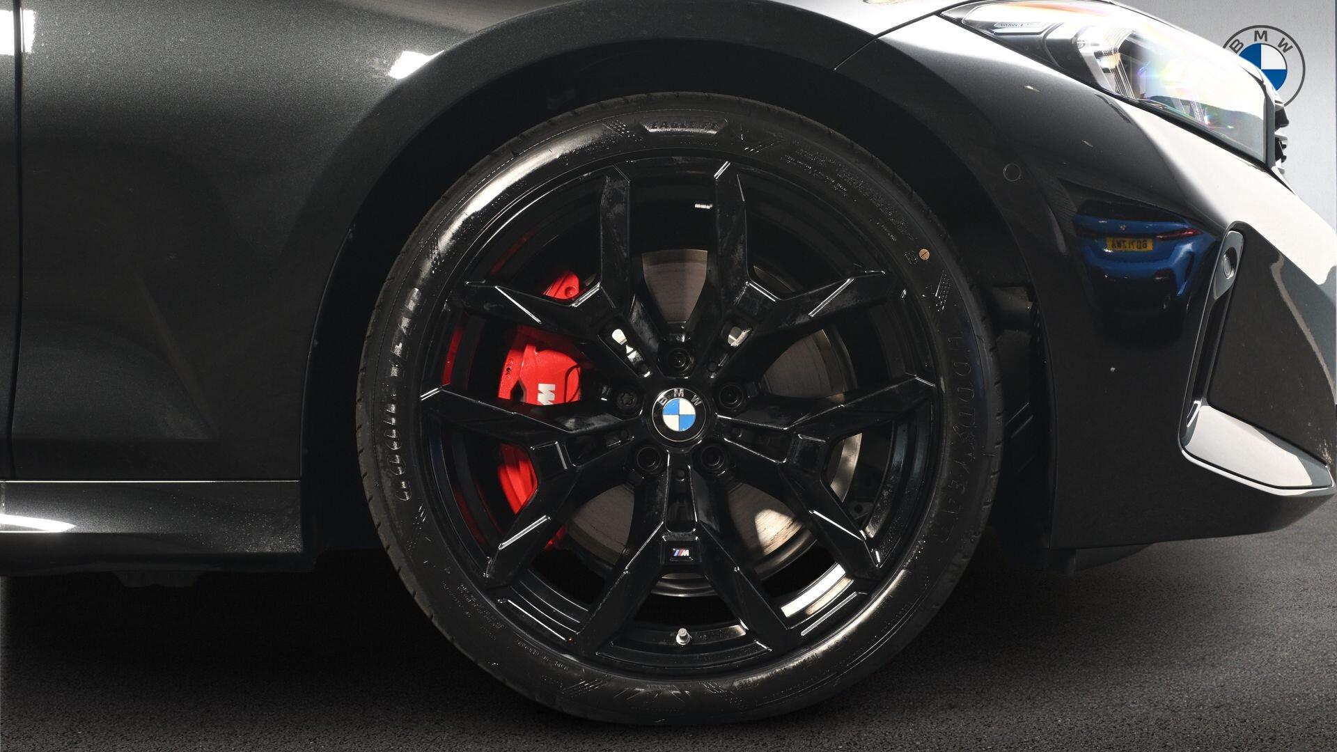 BMW 3 Series view 14