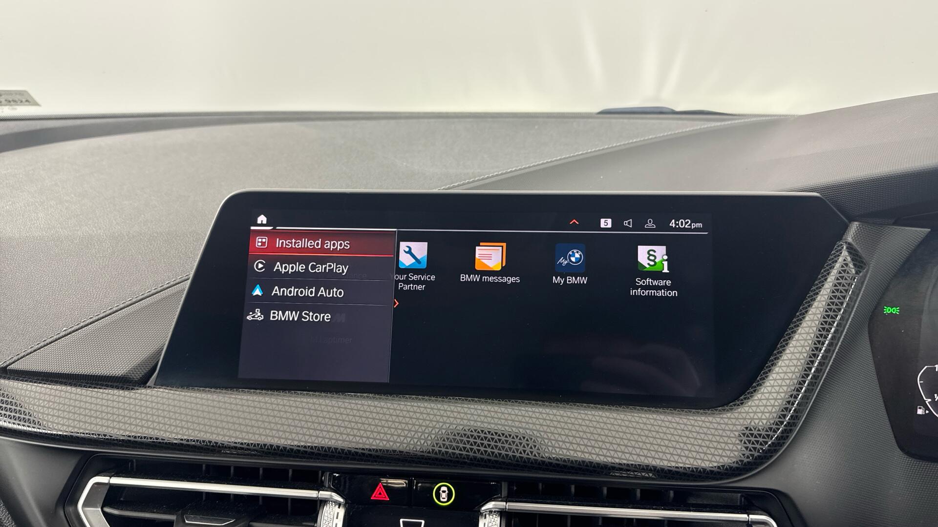 BMW 1 Series view 32