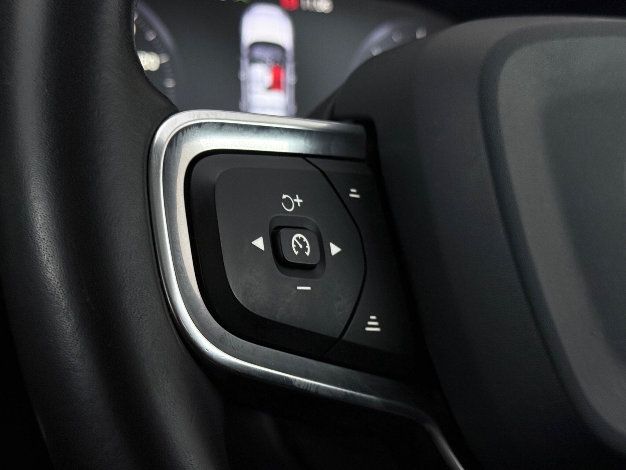 Volvo XC40 view 13