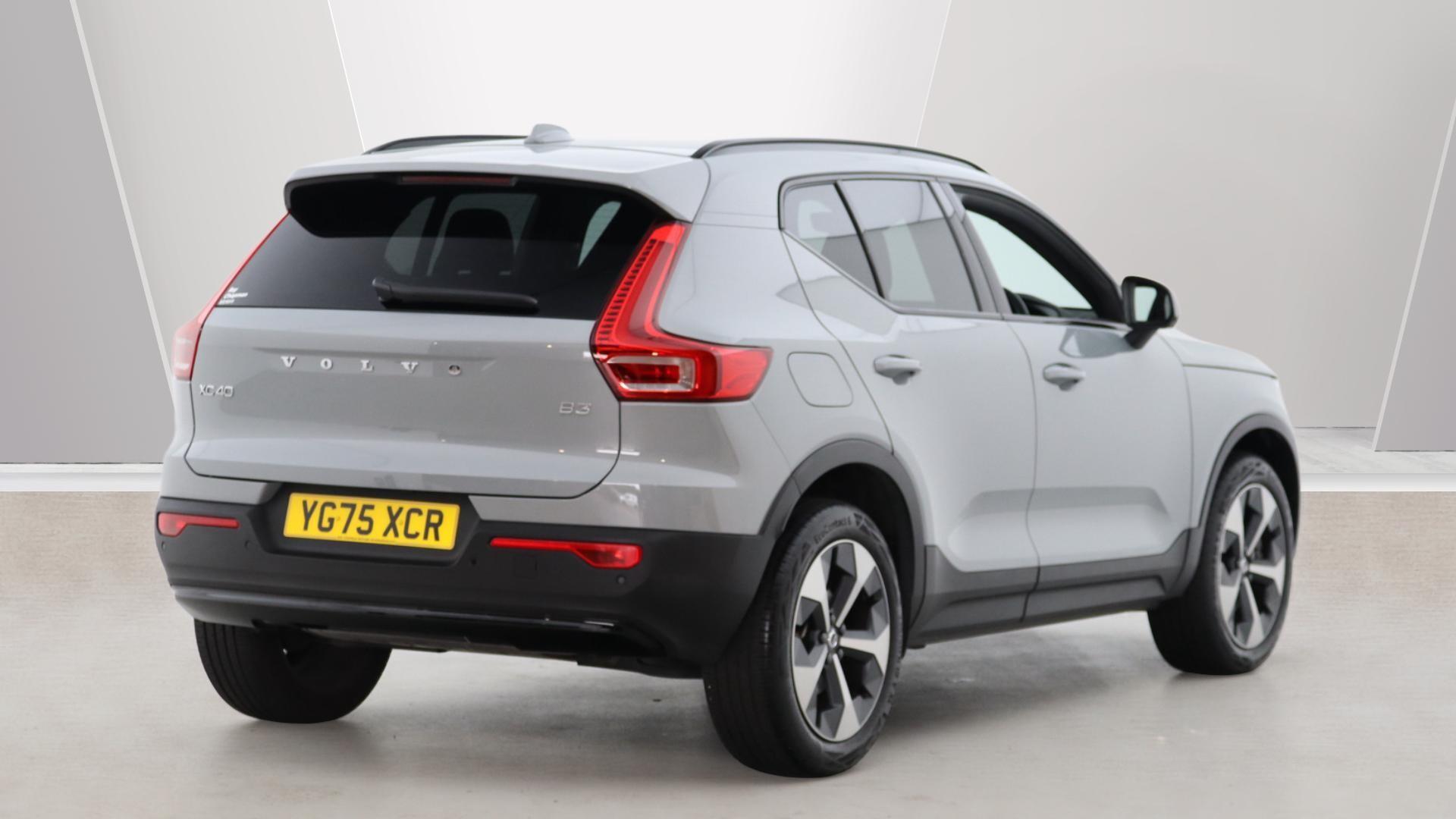 Volvo XC40 view 2