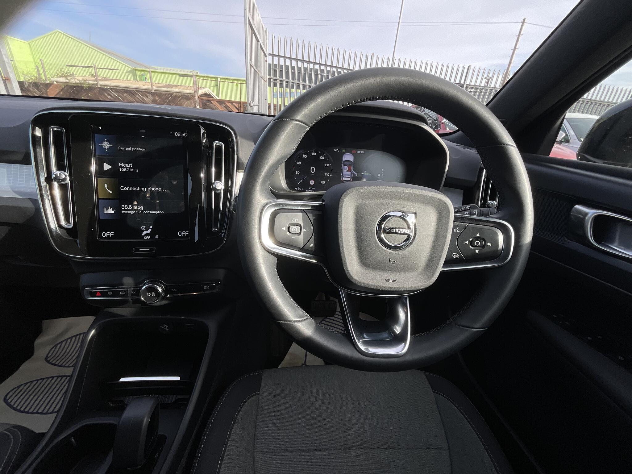 Volvo XC40 view 7