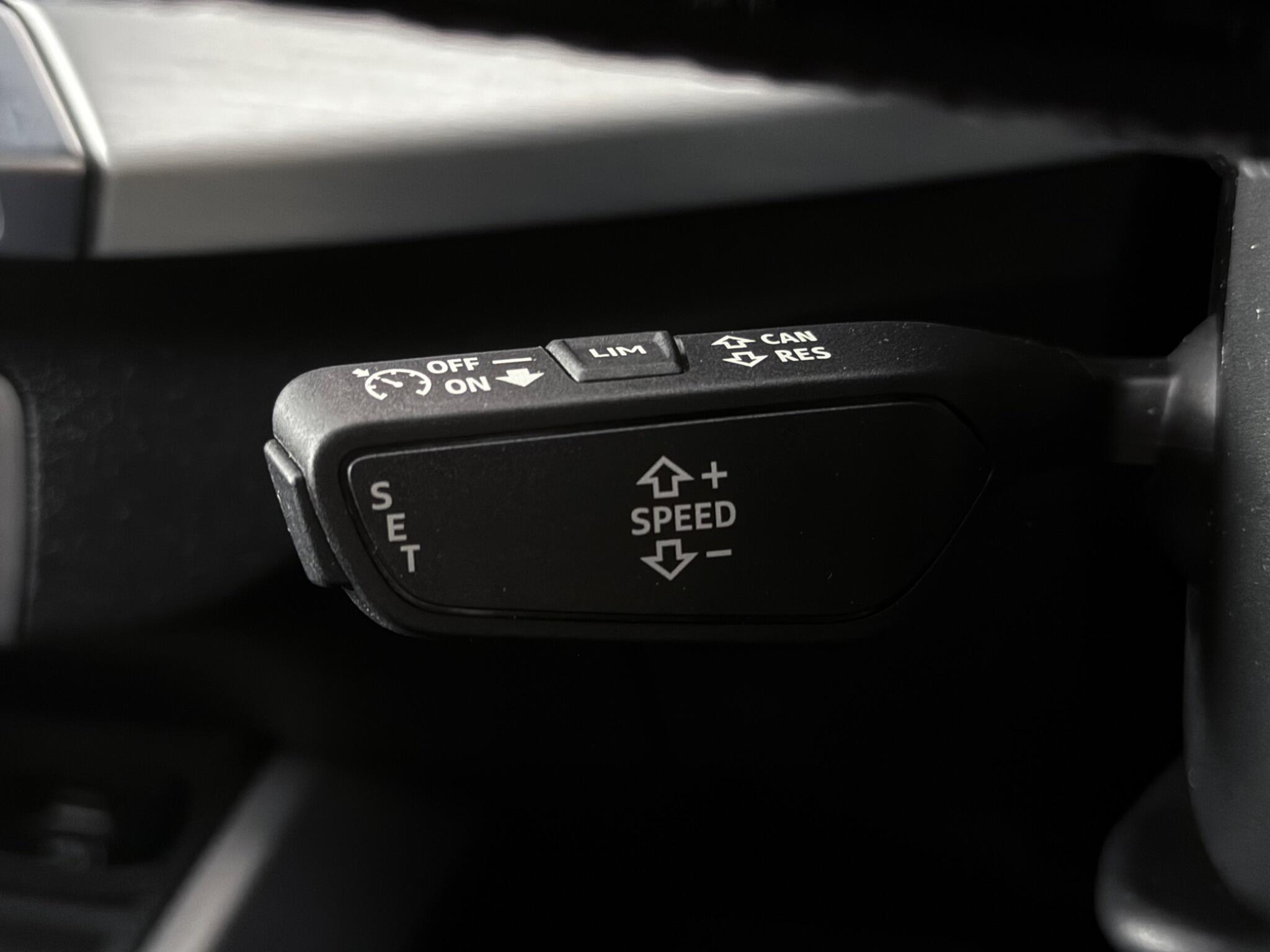 Audi Q2 view 22