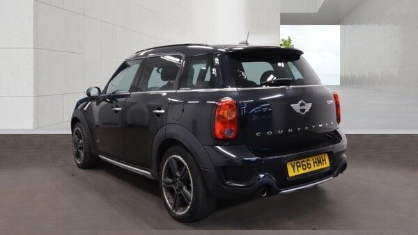 Mini Countryman view 4