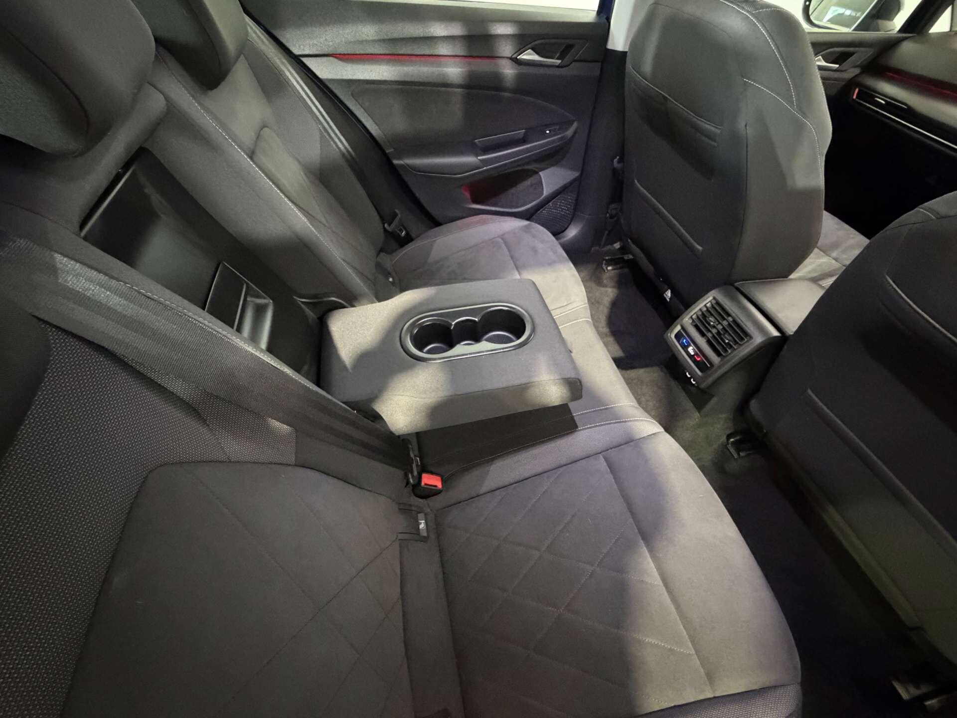 Volkswagen Golf view 52