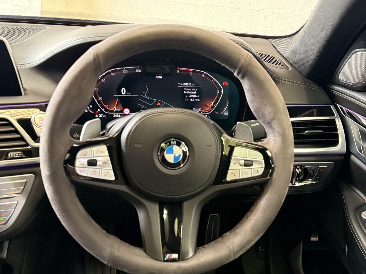 BMW 7 Series view 36