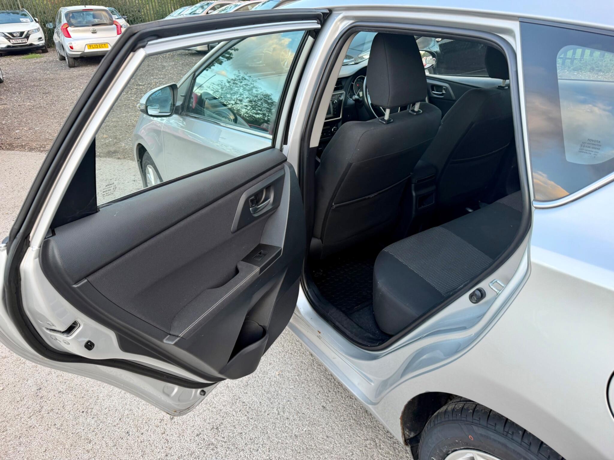 Toyota Auris view 36