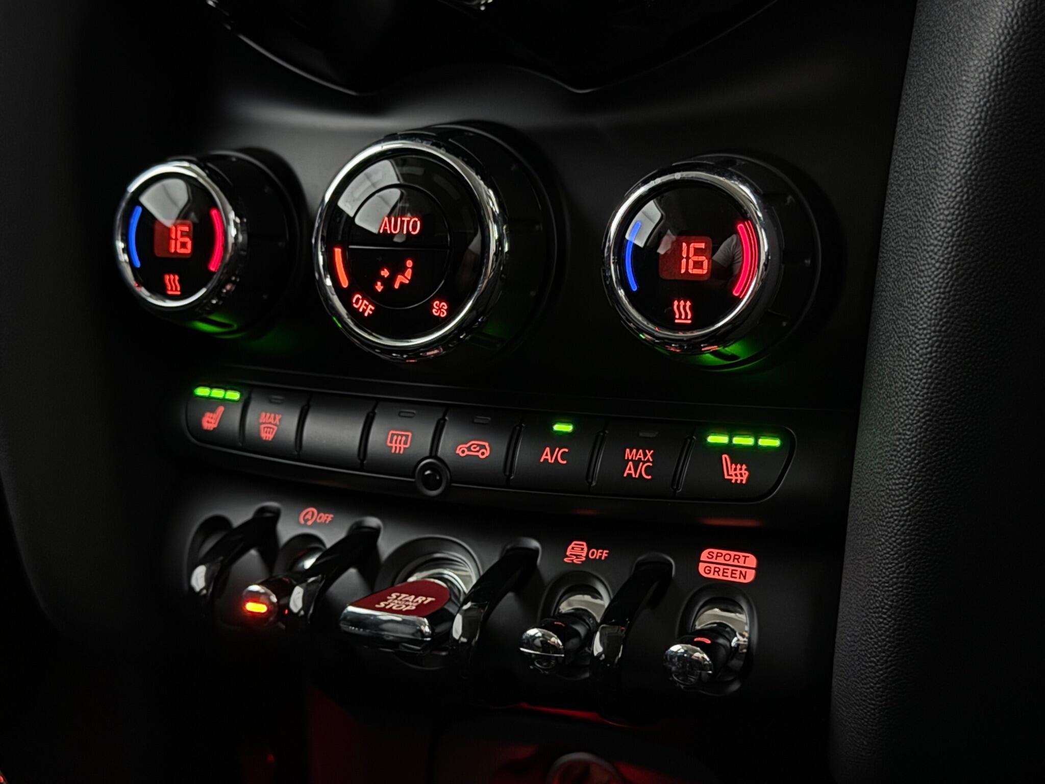 Mini Hatch view 21