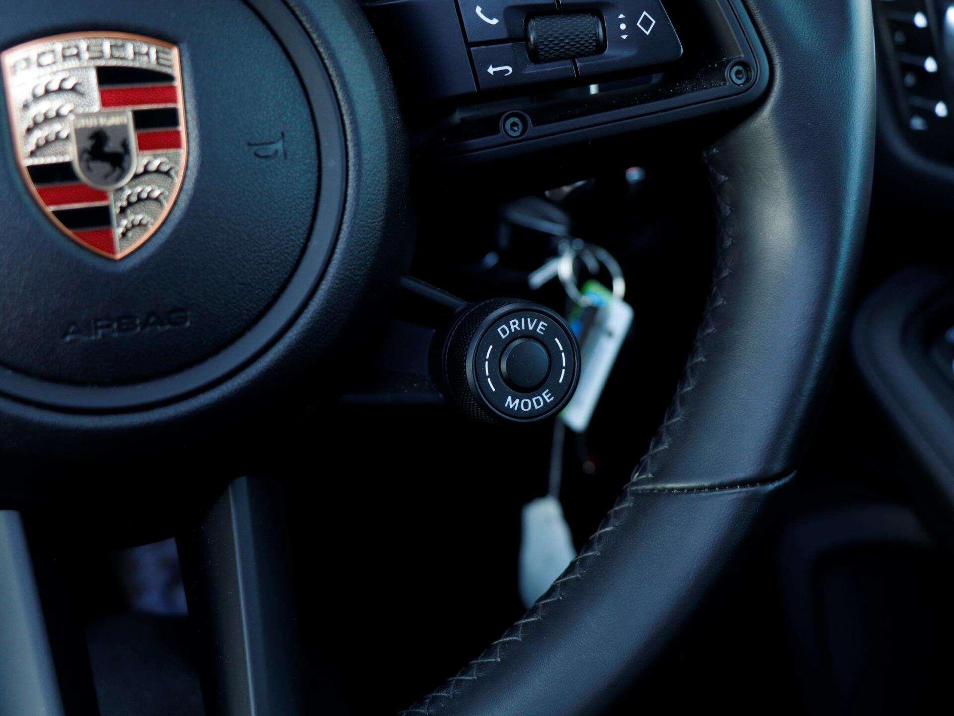 Porsche Macan view 20