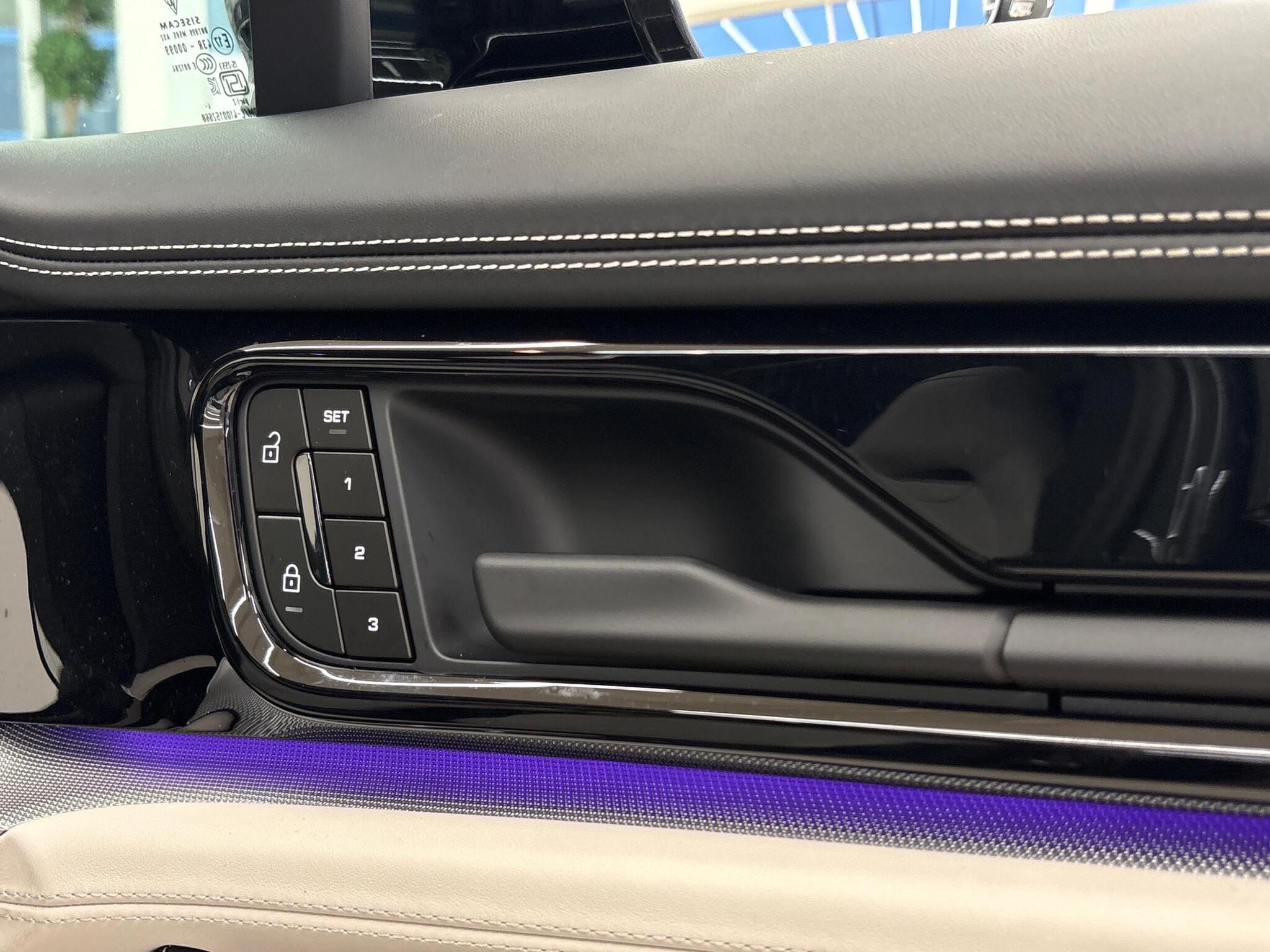 Porsche Panamera view 32
